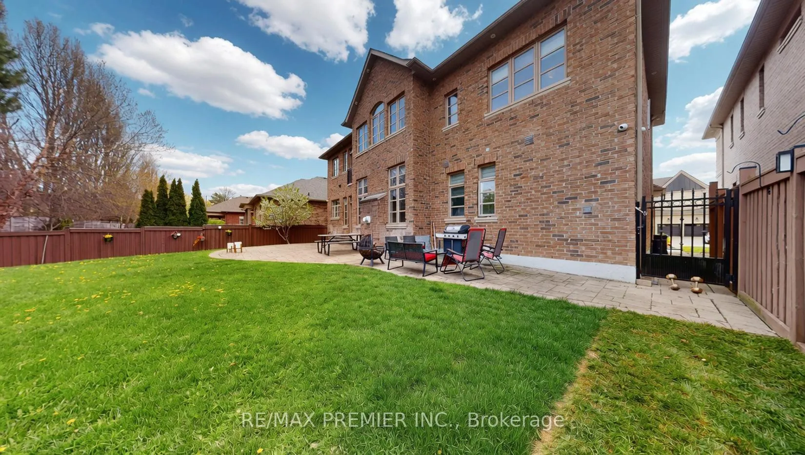 Photo 40 of 95 Sarracini Crescent, Vaughan, Islington Woods — HOMEH