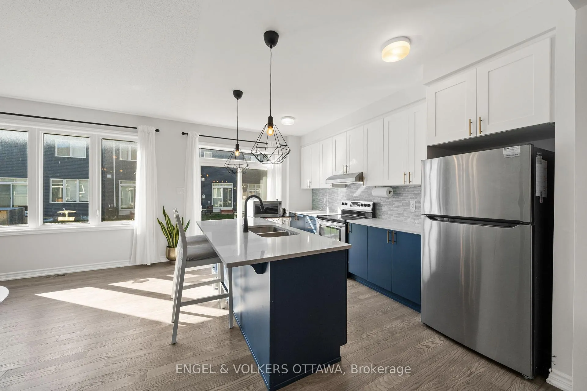 Photo 9 of 705 Perseus Avenue, Ottawa, Barrhaven - Half Moon Bay — HOMEH
