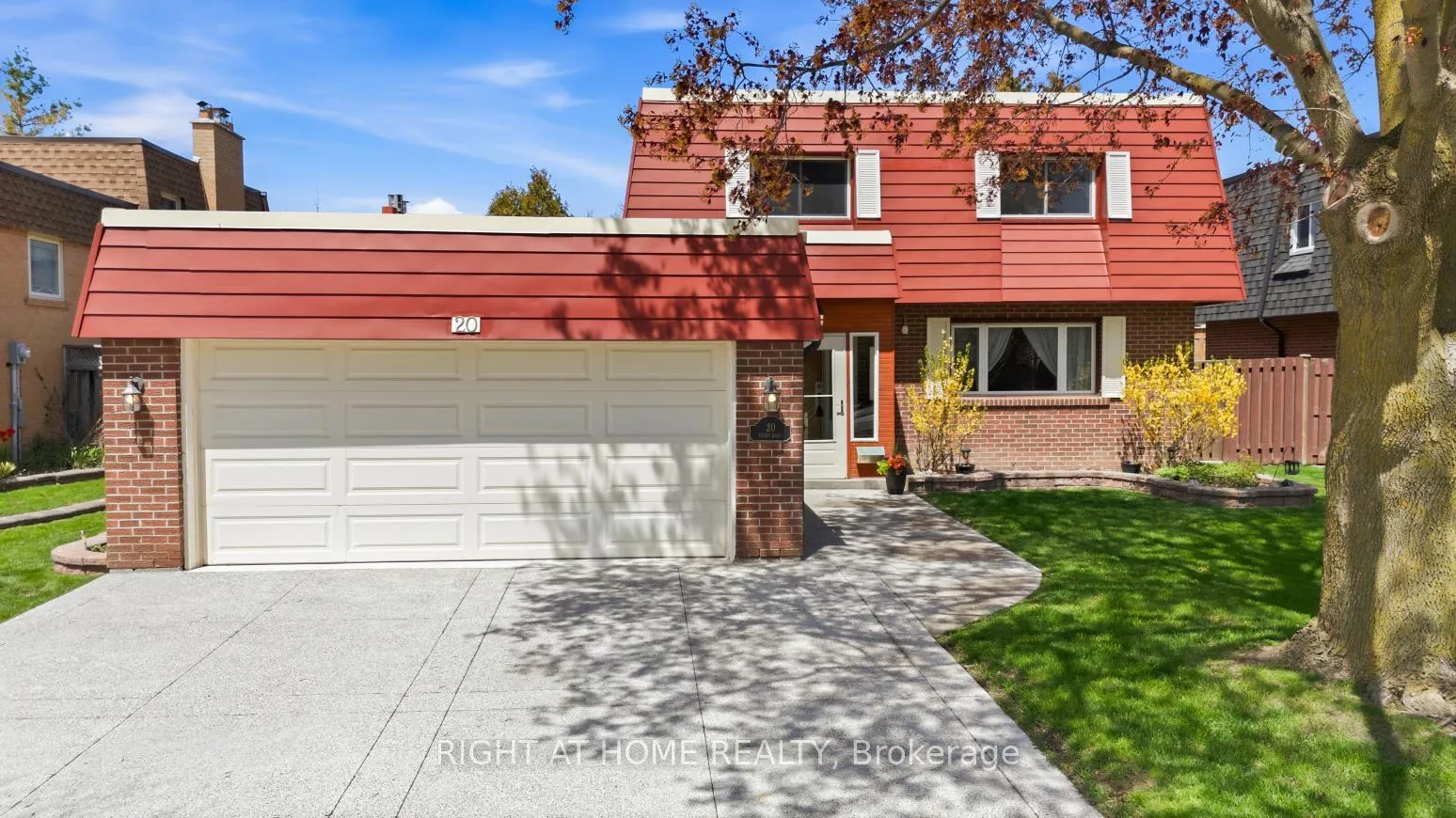 Photo 2 of 20 Tilley Drive, Scarborough, Centennial Scarborough — HOMEH