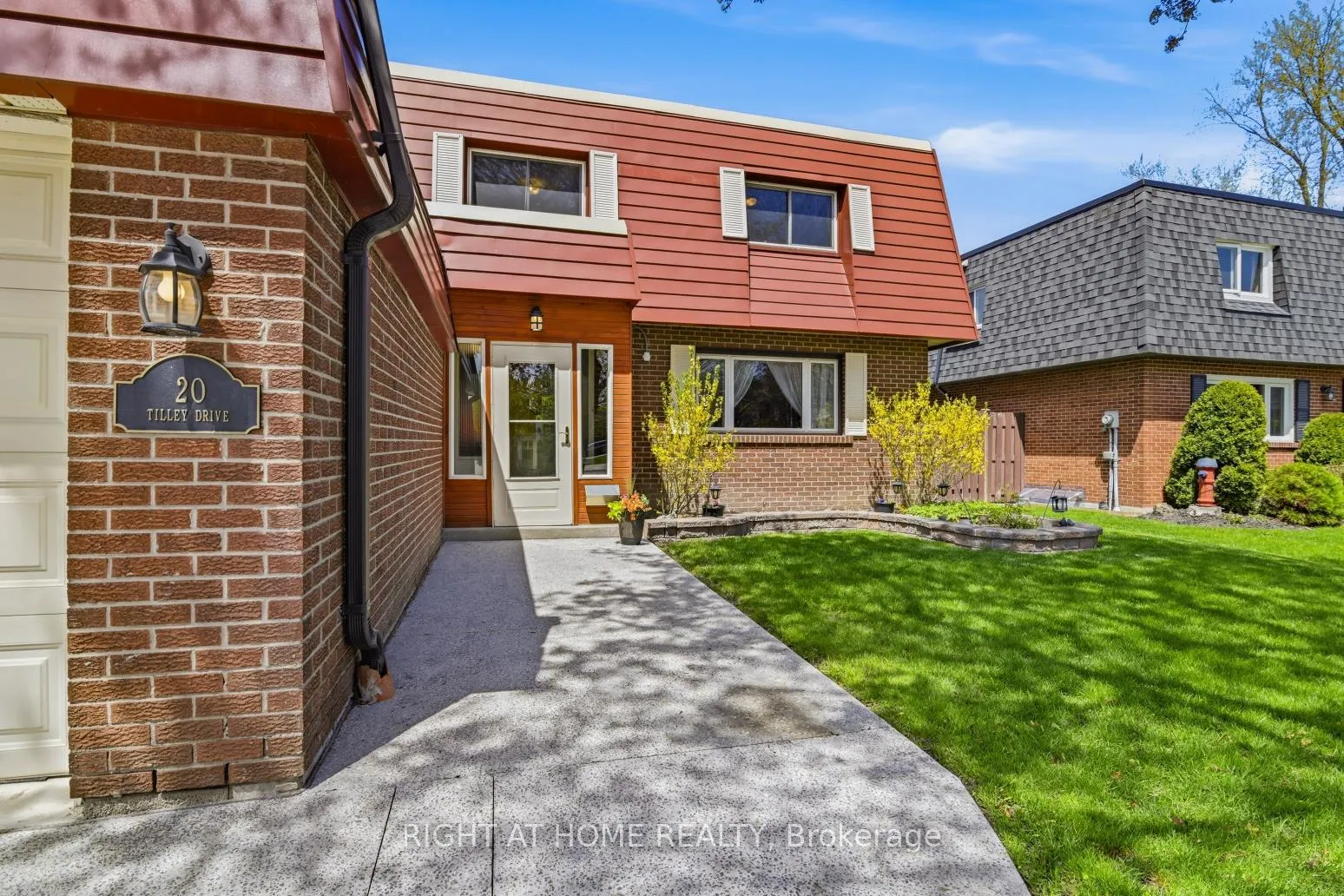 Photo 5 of 20 Tilley Drive, Scarborough, Centennial Scarborough — HOMEH