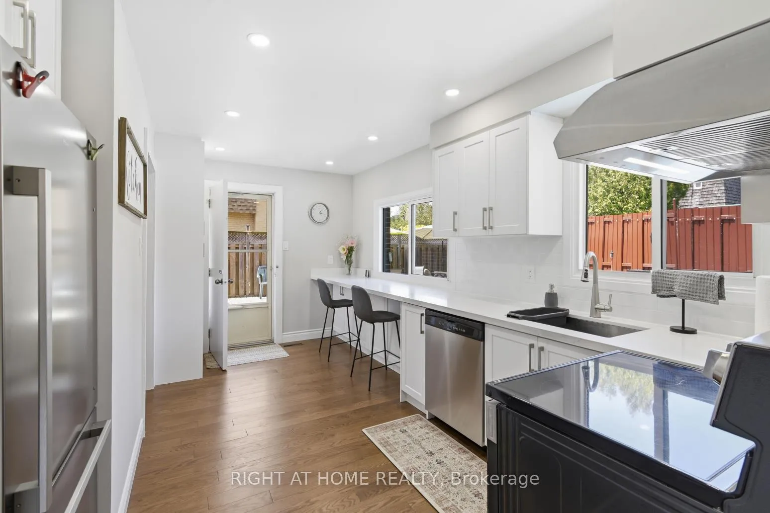 Photo 8 of 20 Tilley Drive, Scarborough, Centennial Scarborough — HOMEH