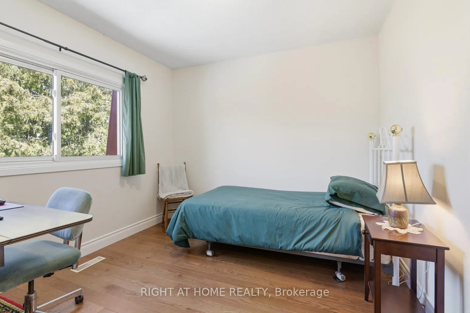Photo 18 of 20 Tilley Drive, Scarborough, Centennial Scarborough — HOMEH