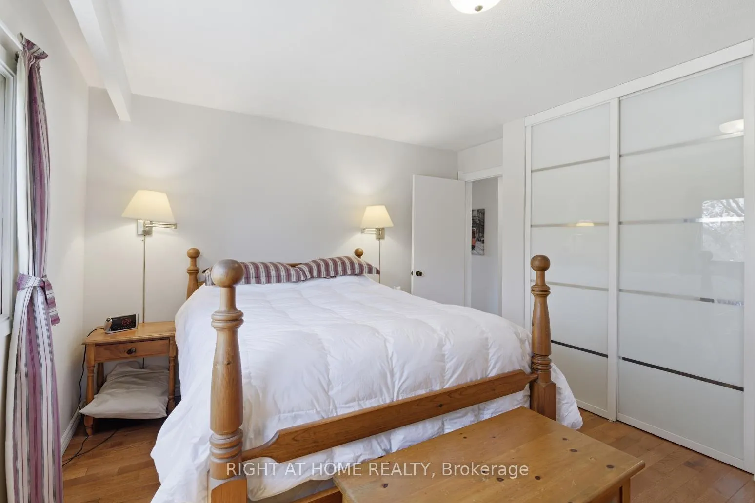 Photo 22 of 20 Tilley Drive, Scarborough, Centennial Scarborough — HOMEH