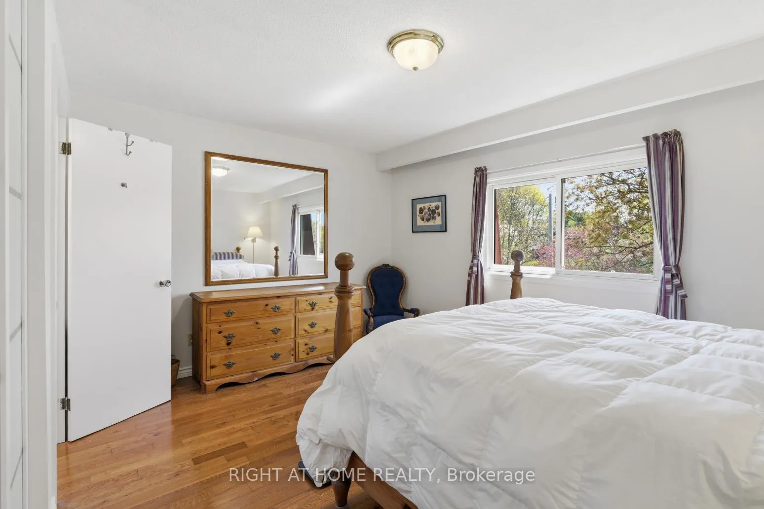 Photo 23 of 20 Tilley Drive, Scarborough, Centennial Scarborough — HOMEH