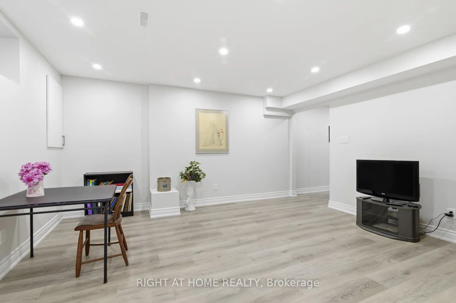 Photo 28 of 20 Tilley Drive, Scarborough, Centennial Scarborough — HOMEH