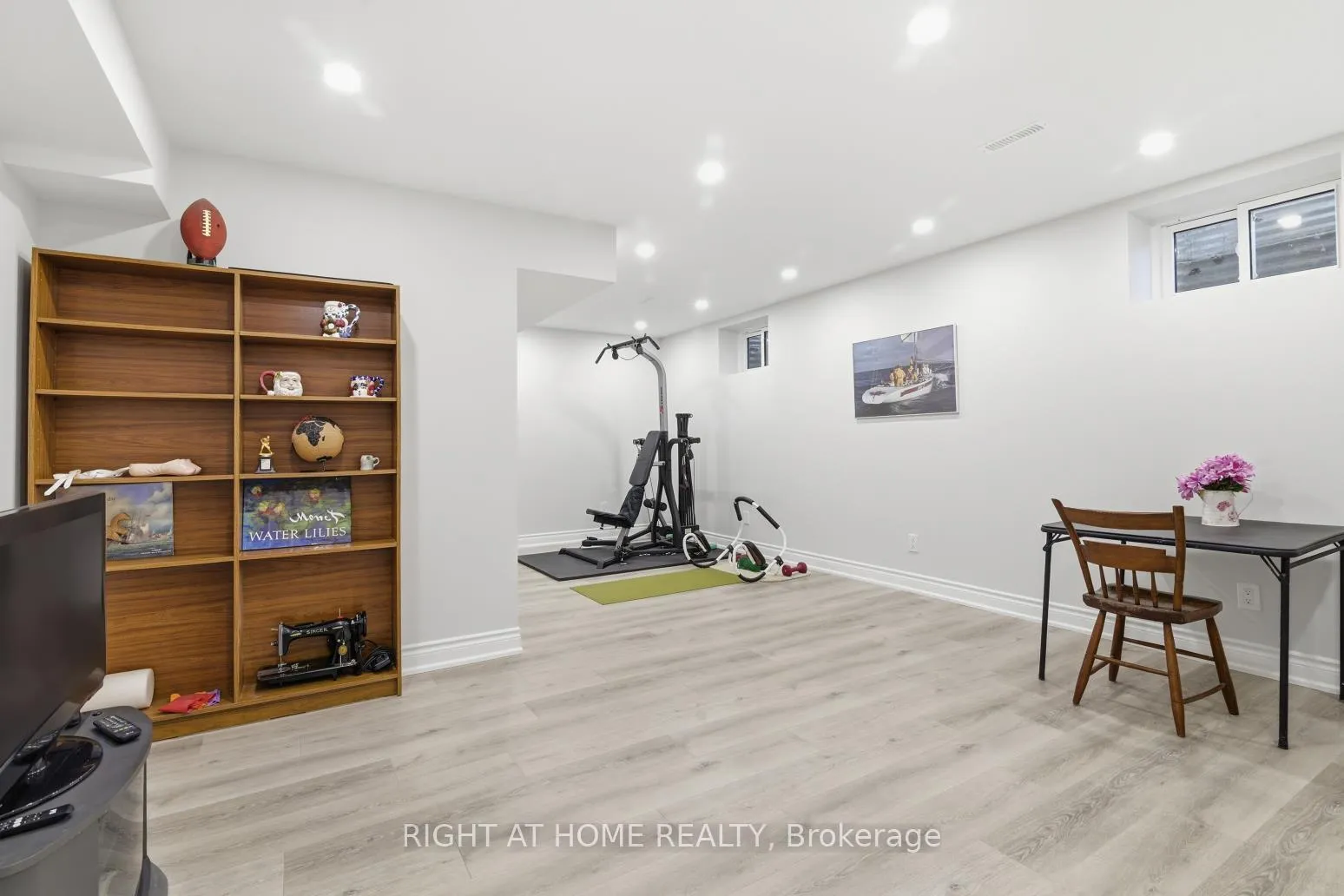 Photo 30 of 20 Tilley Drive, Scarborough, Centennial Scarborough — HOMEH