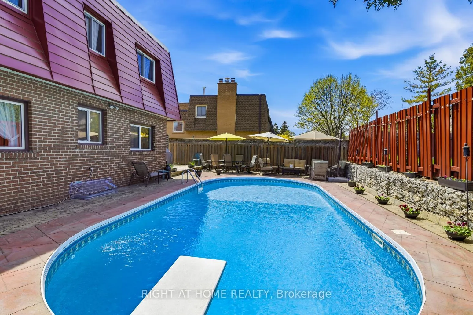 Photo 32 of 20 Tilley Drive, Scarborough, Centennial Scarborough — HOMEH