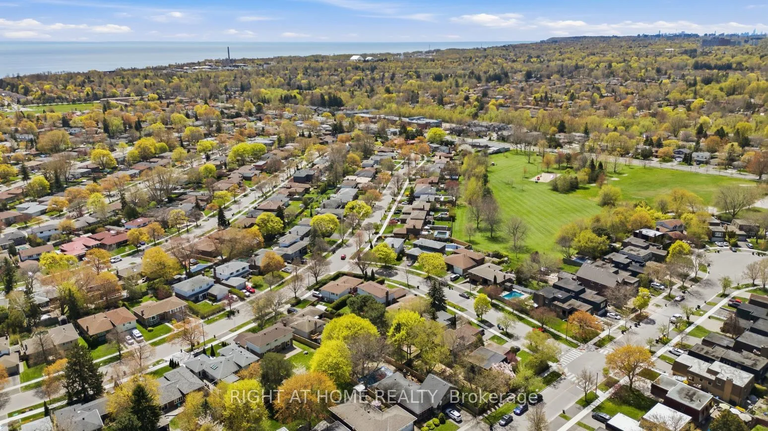 Photo 37 of 20 Tilley Drive, Scarborough, Centennial Scarborough — HOMEH