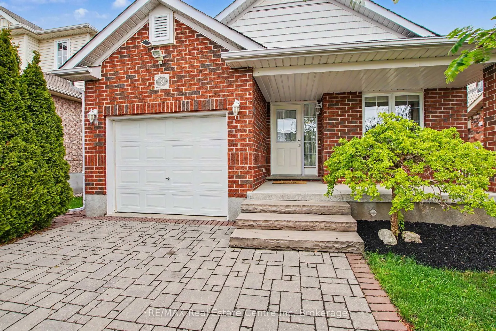 Photo 3 of 9 Washburn Drive, Guelph, Grange Road — HOMEH