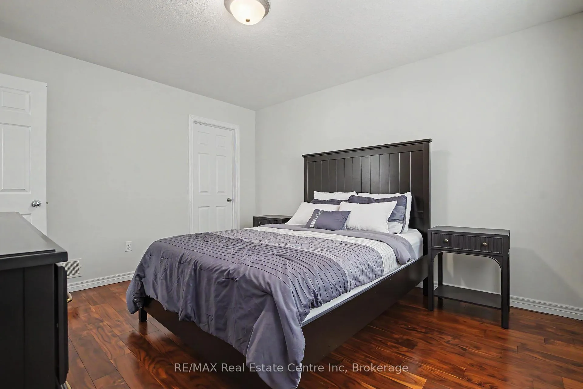 Photo 14 of 9 Washburn Drive, Guelph, Grange Road — HOMEH