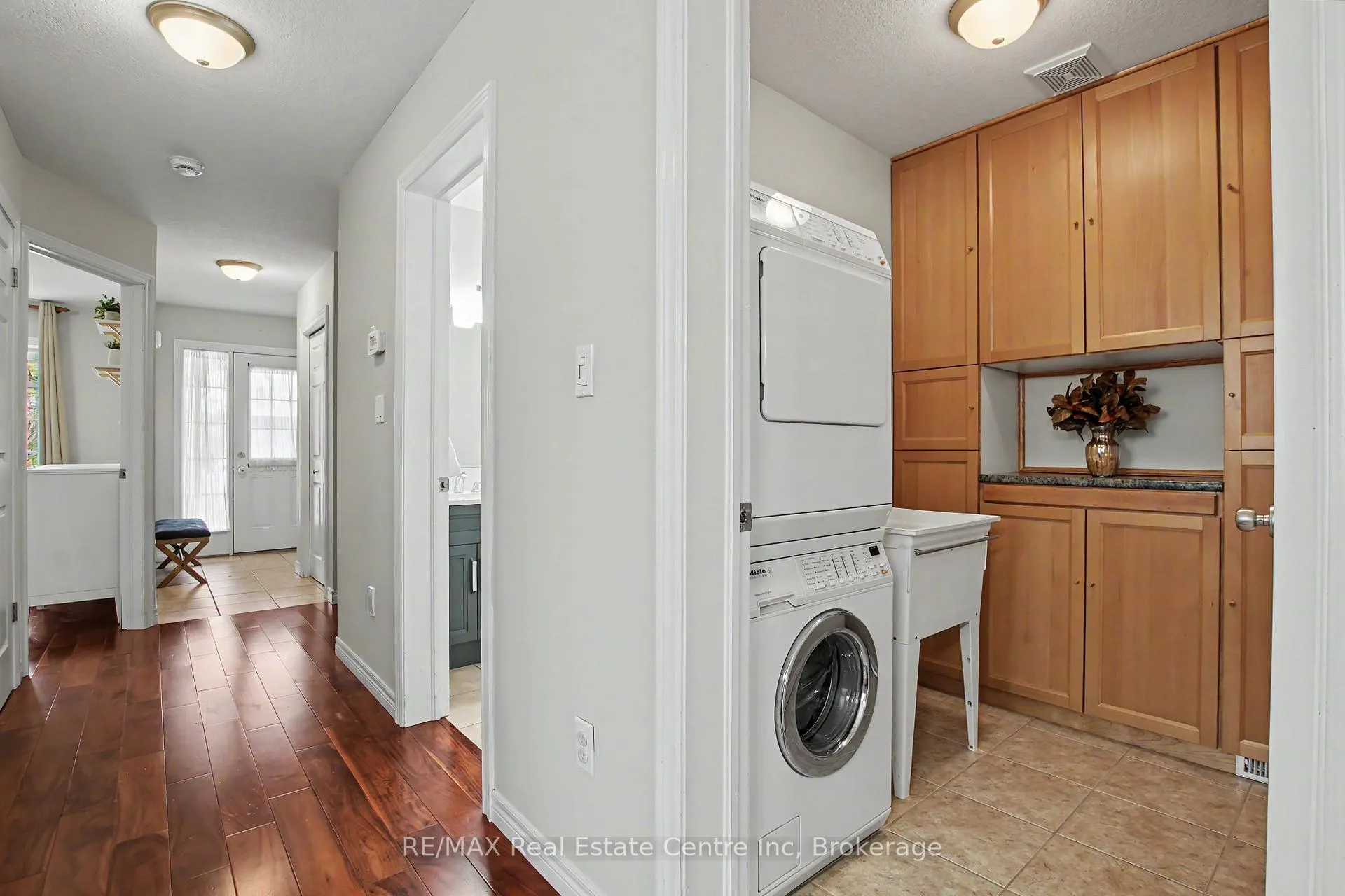 Photo 18 of 9 Washburn Drive, Guelph, Grange Road — HOMEH