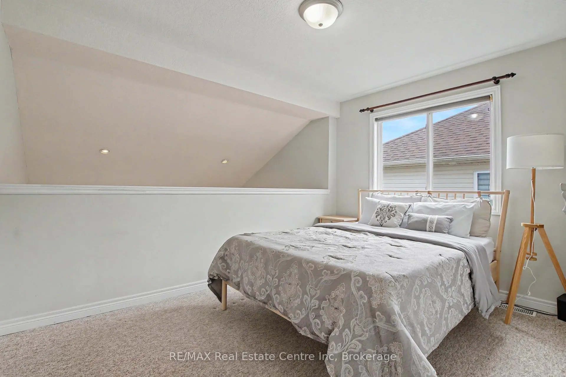 Photo 19 of 9 Washburn Drive, Guelph, Grange Road — HOMEH