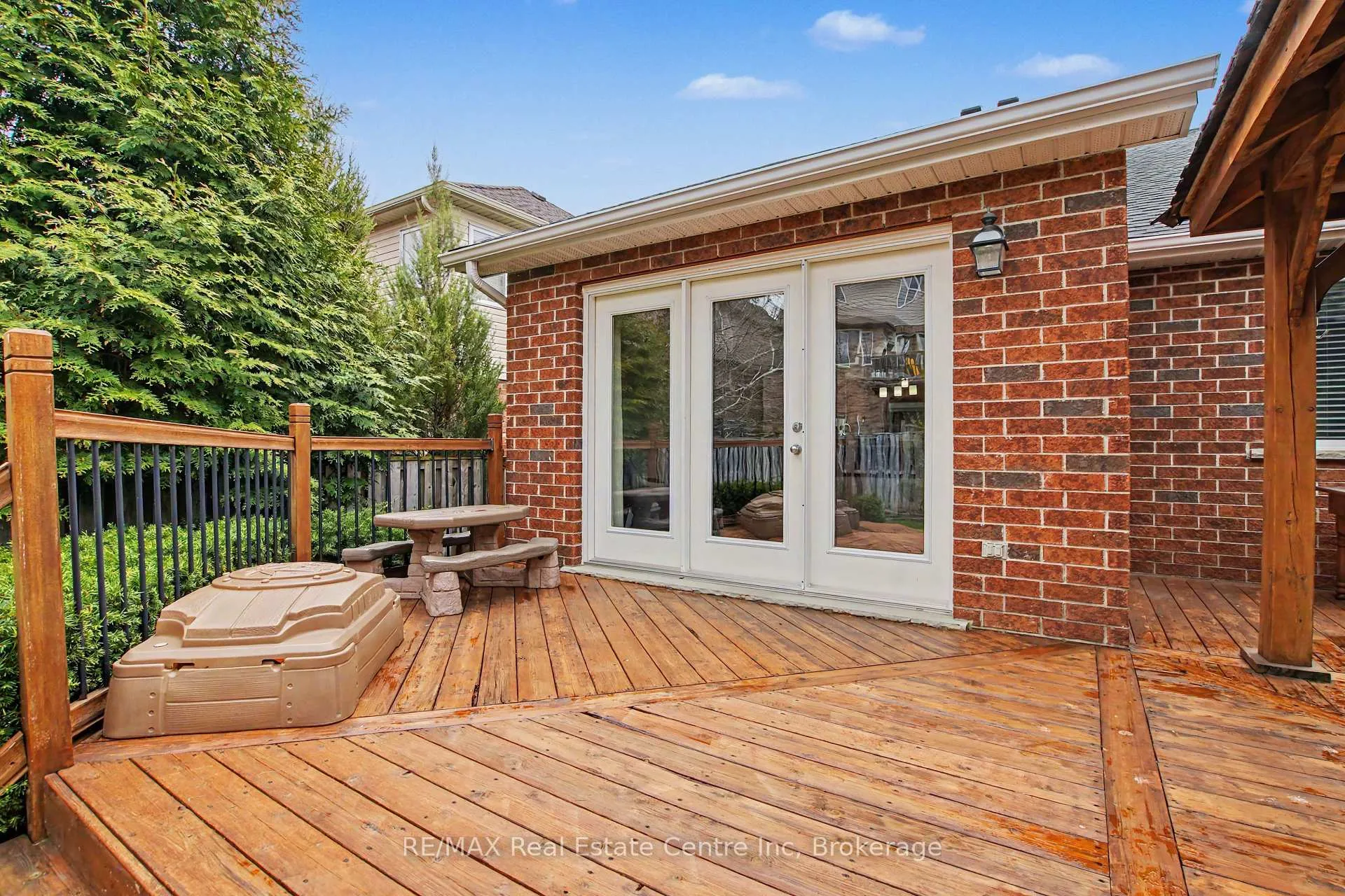 Photo 23 of 9 Washburn Drive, Guelph, Grange Road — HOMEH