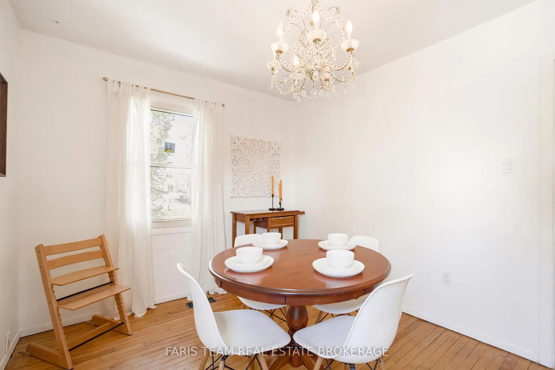 Photo 9 of 407 Bayview Parkway, Orillia — HOMEH