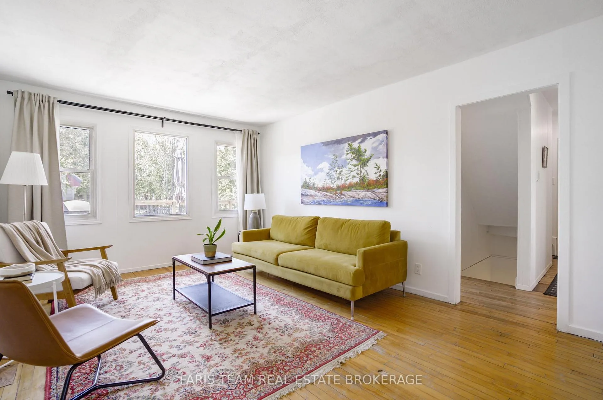 Photo 10 of 407 Bayview Parkway, Orillia — HOMEH