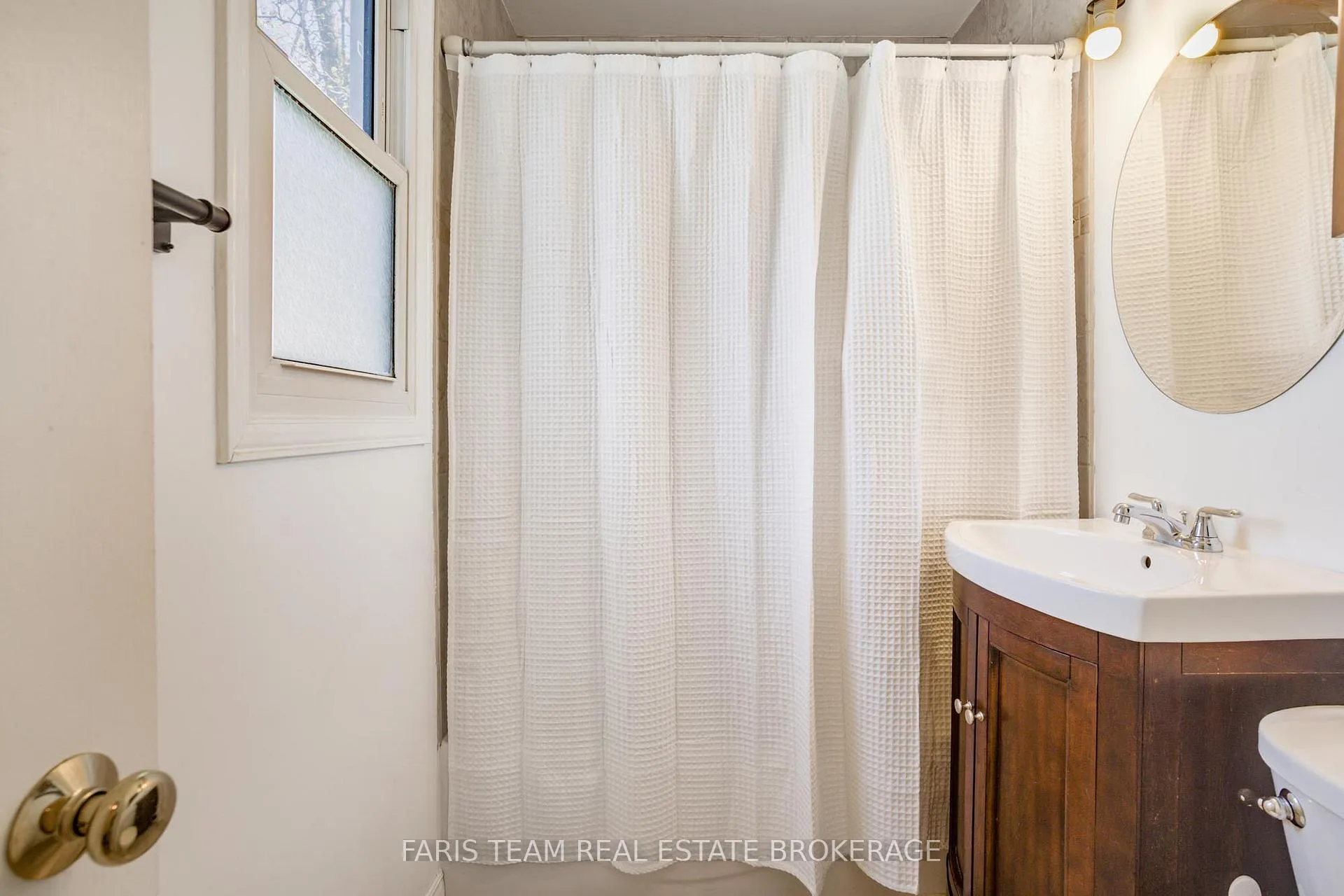 Photo 13 of 407 Bayview Parkway, Orillia — HOMEH