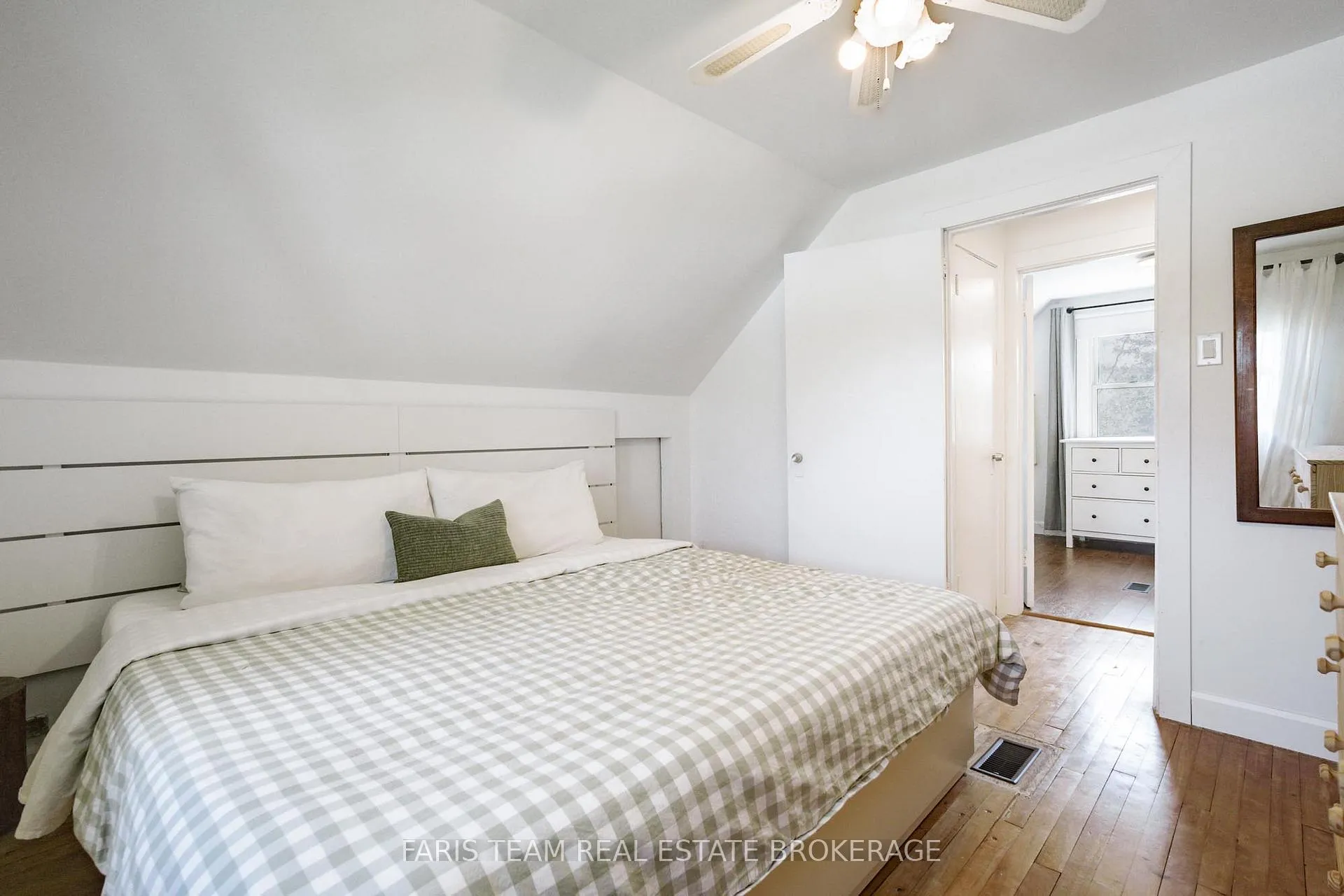 Photo 16 of 407 Bayview Parkway, Orillia — HOMEH