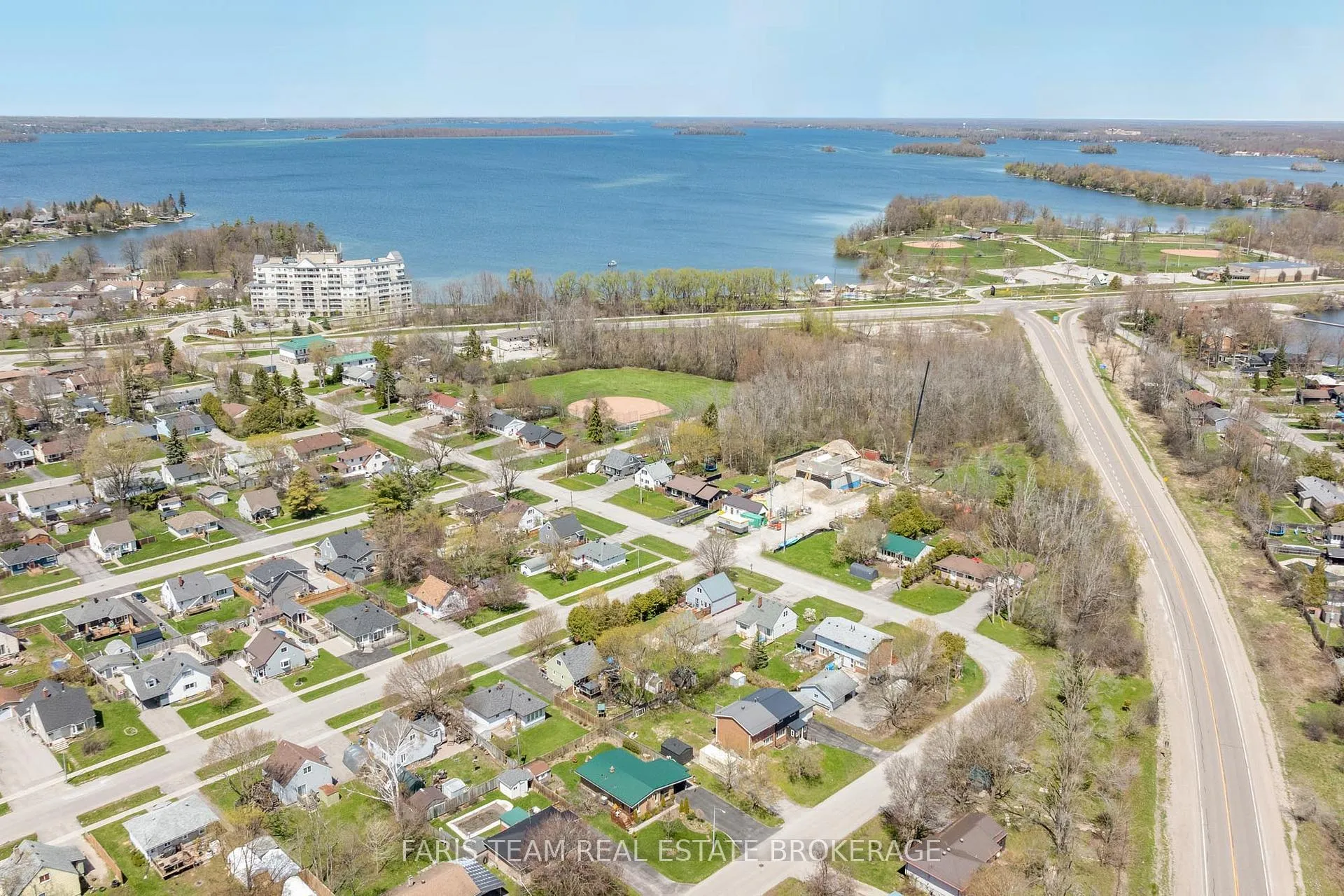 Photo 36 of 407 Bayview Parkway, Orillia — HOMEH
