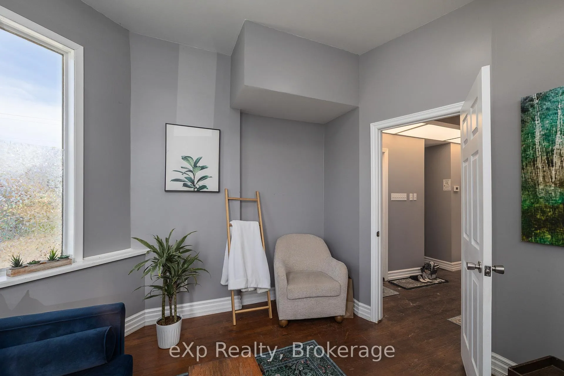 Photo 9 of 708 16th Street E, Owen Sound — HOMEH
