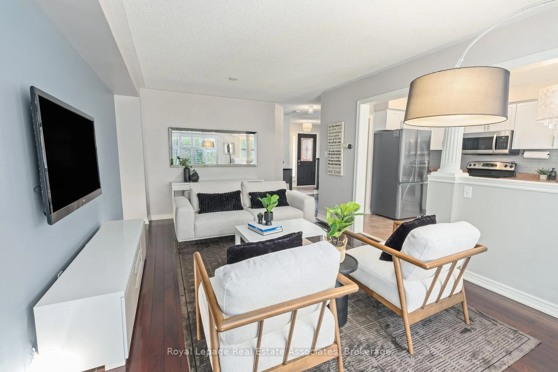 Photo 8 of 28 Gilmer Court, Halton Hills, Georgetown — HOMEH