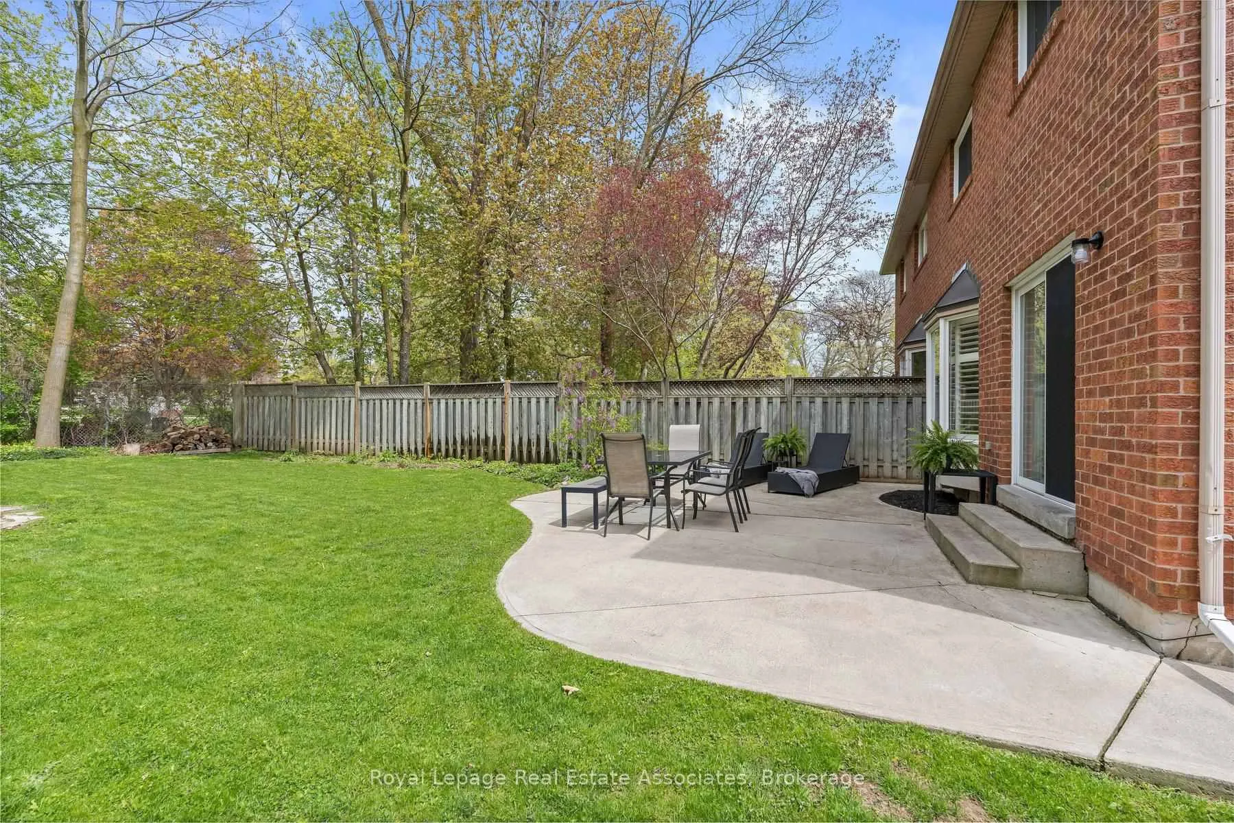 Photo 23 of 28 Gilmer Court, Halton Hills, Georgetown — HOMEH