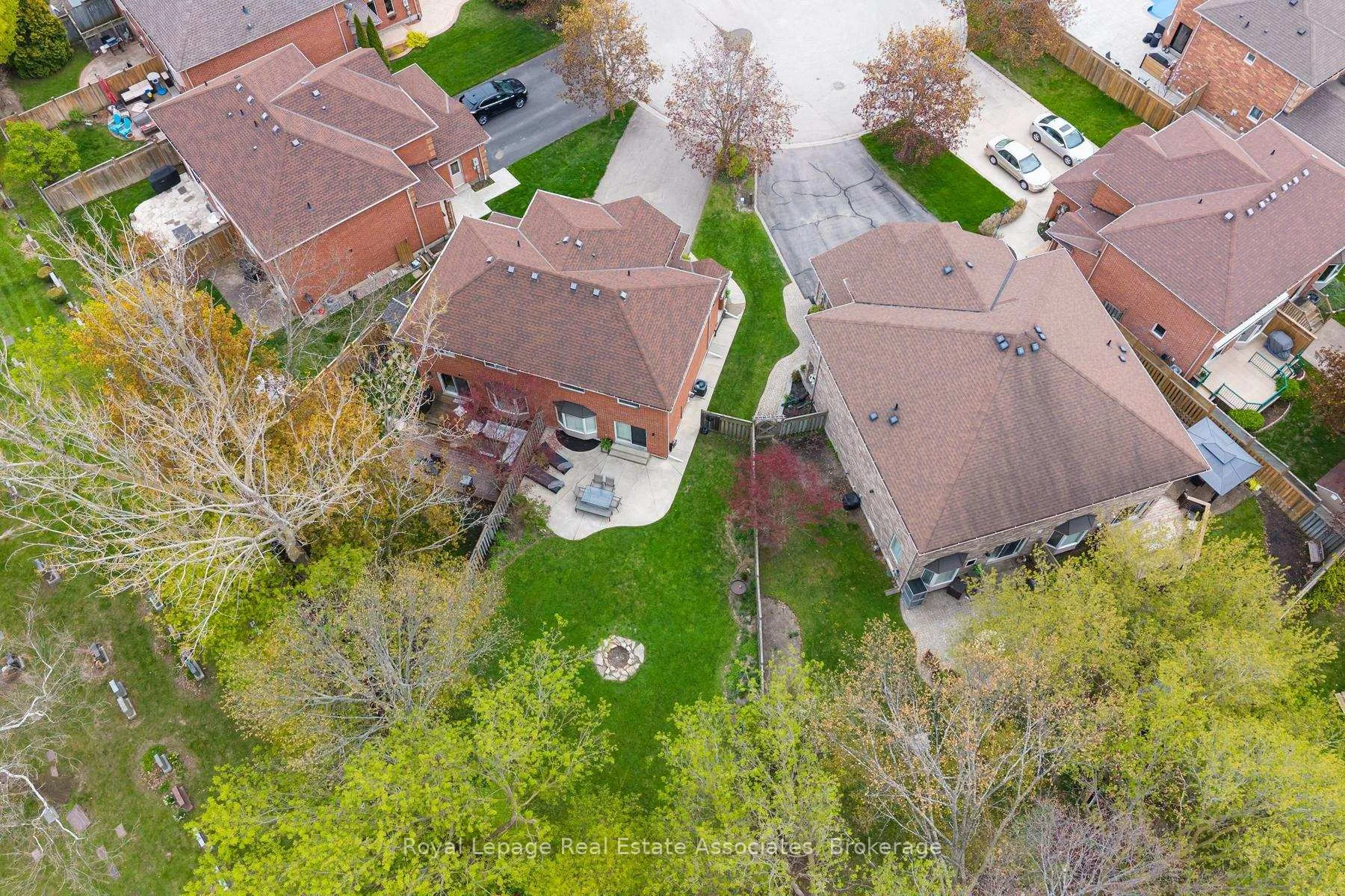 Photo 28 of 28 Gilmer Court, Halton Hills, Georgetown — HOMEH