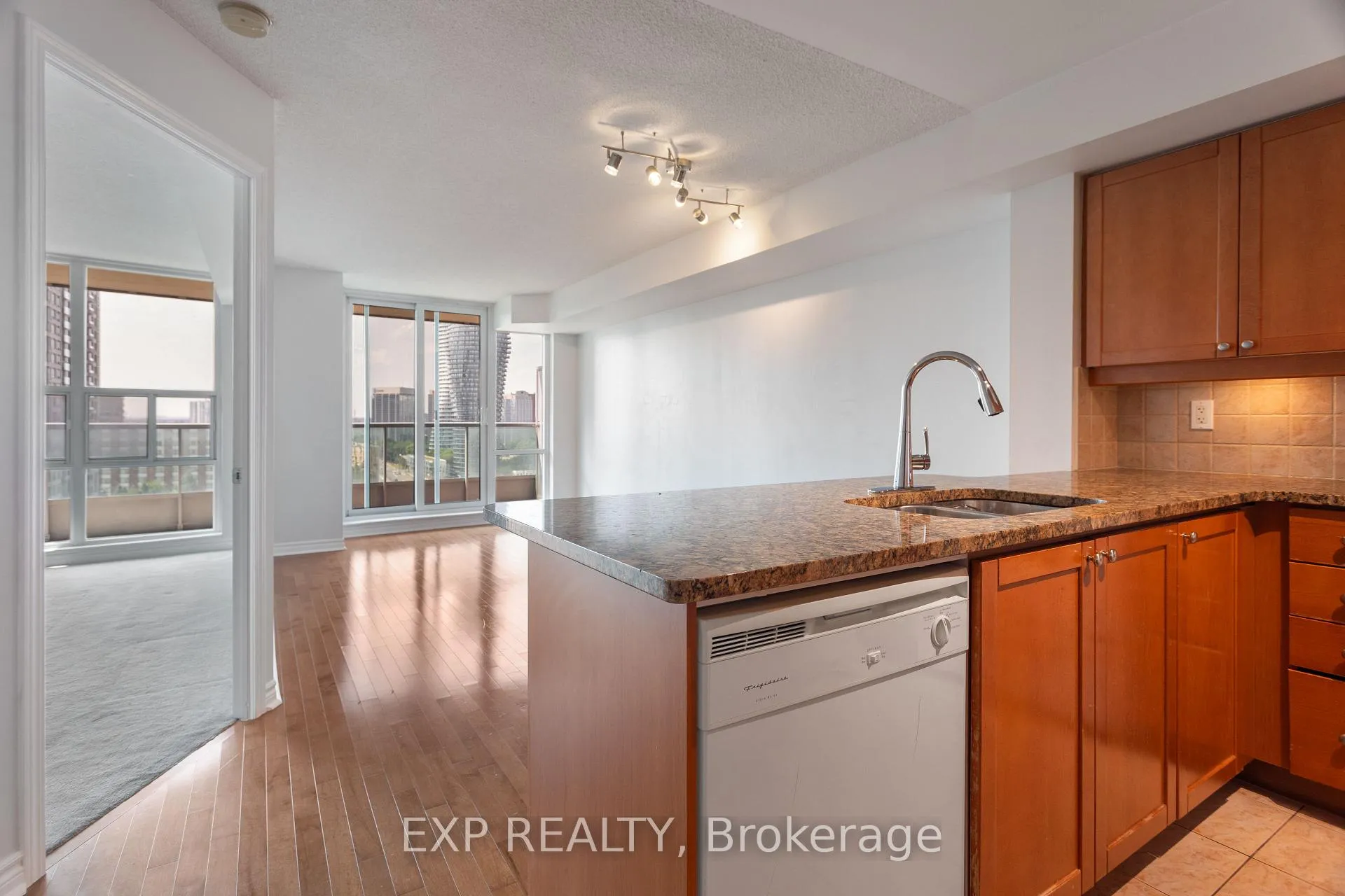 Photo 8 of Unit 1609, 1 Elm Drive W, Mississauga, Fairview — HOMEH