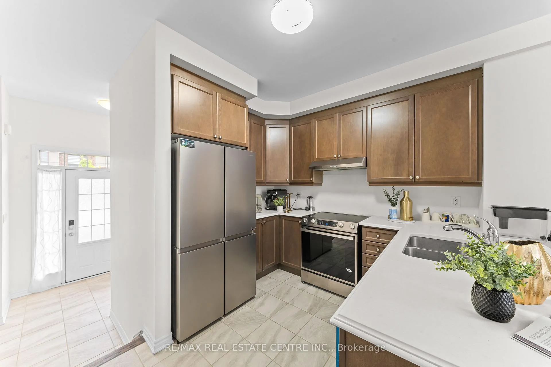 Photo 5 of 23 Circus Crescent, Brampton, Northwest Brampton — HOMEH