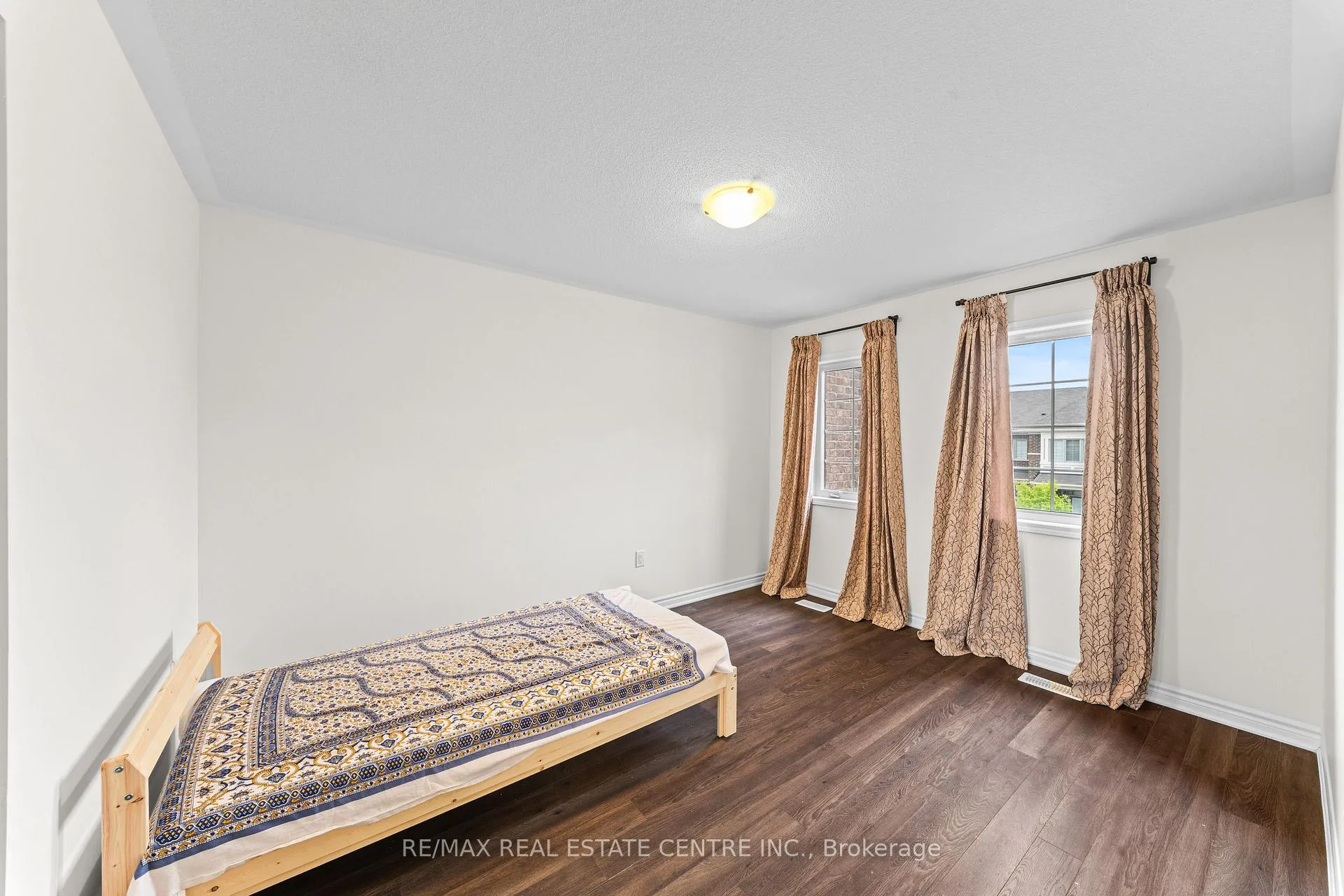 Photo 14 of 23 Circus Crescent, Brampton, Northwest Brampton — HOMEH