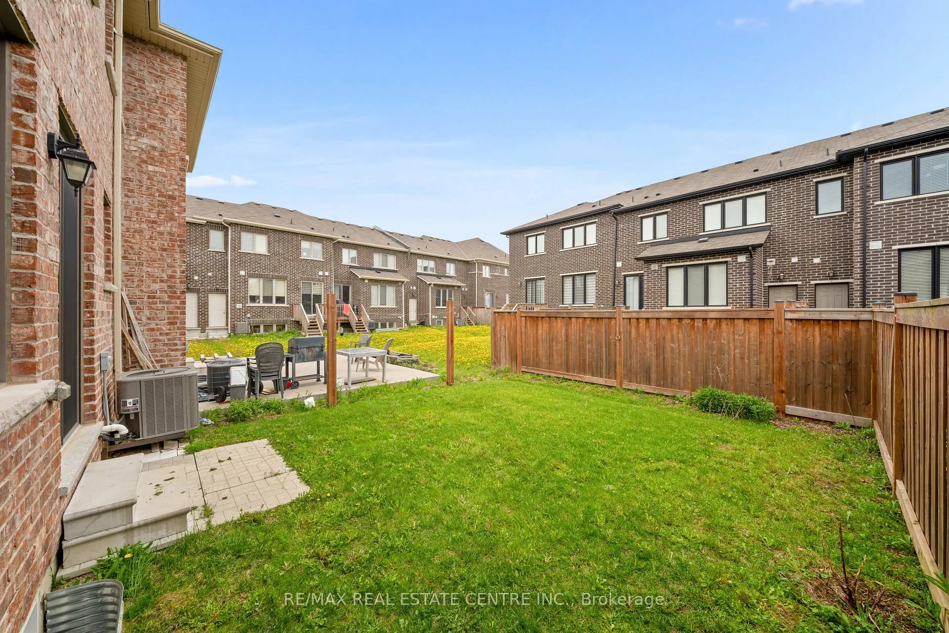 Photo 19 of 23 Circus Crescent, Brampton, Northwest Brampton — HOMEH