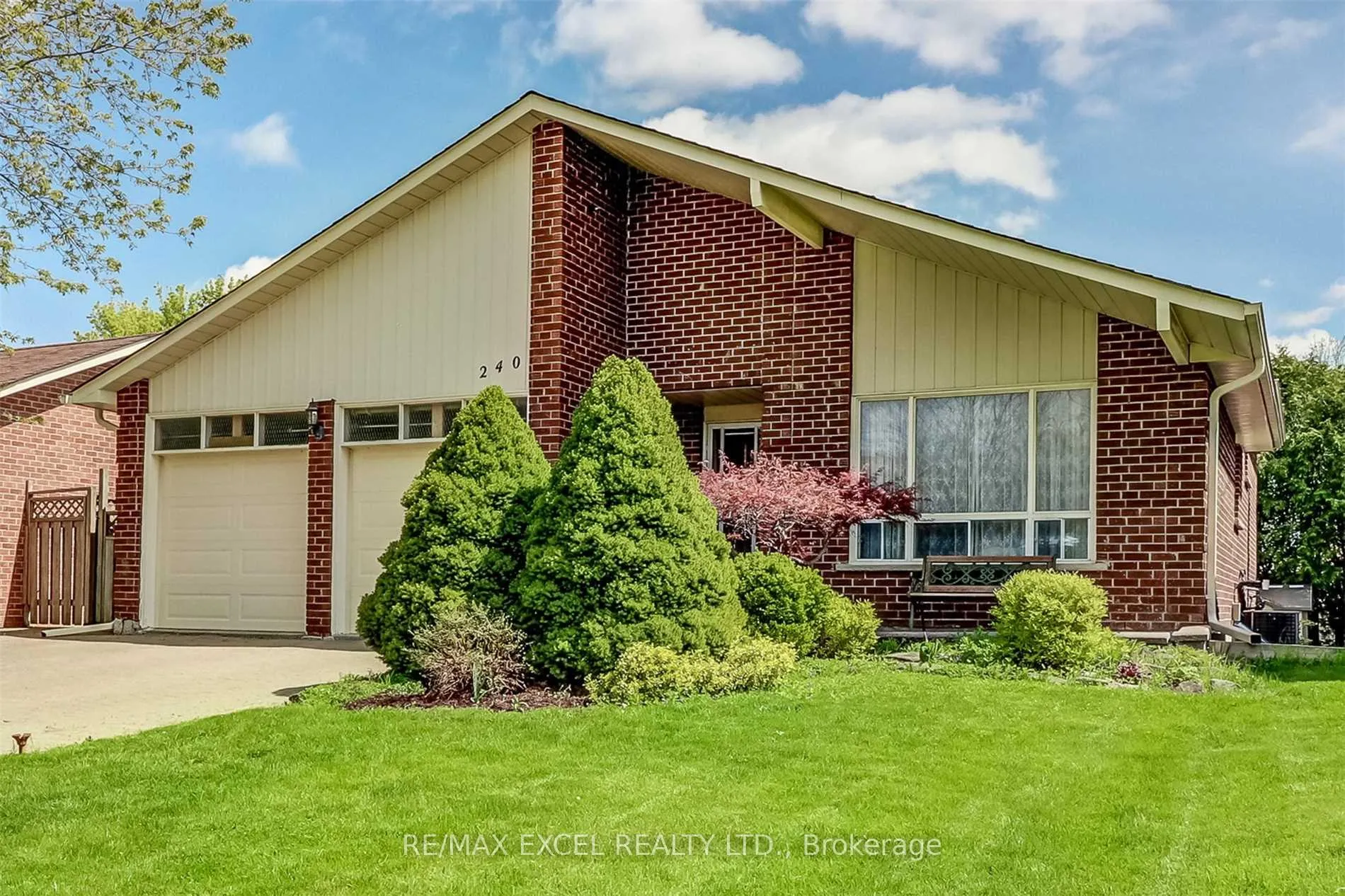 Front of Unit Lower, 240 Yorkshire Drive