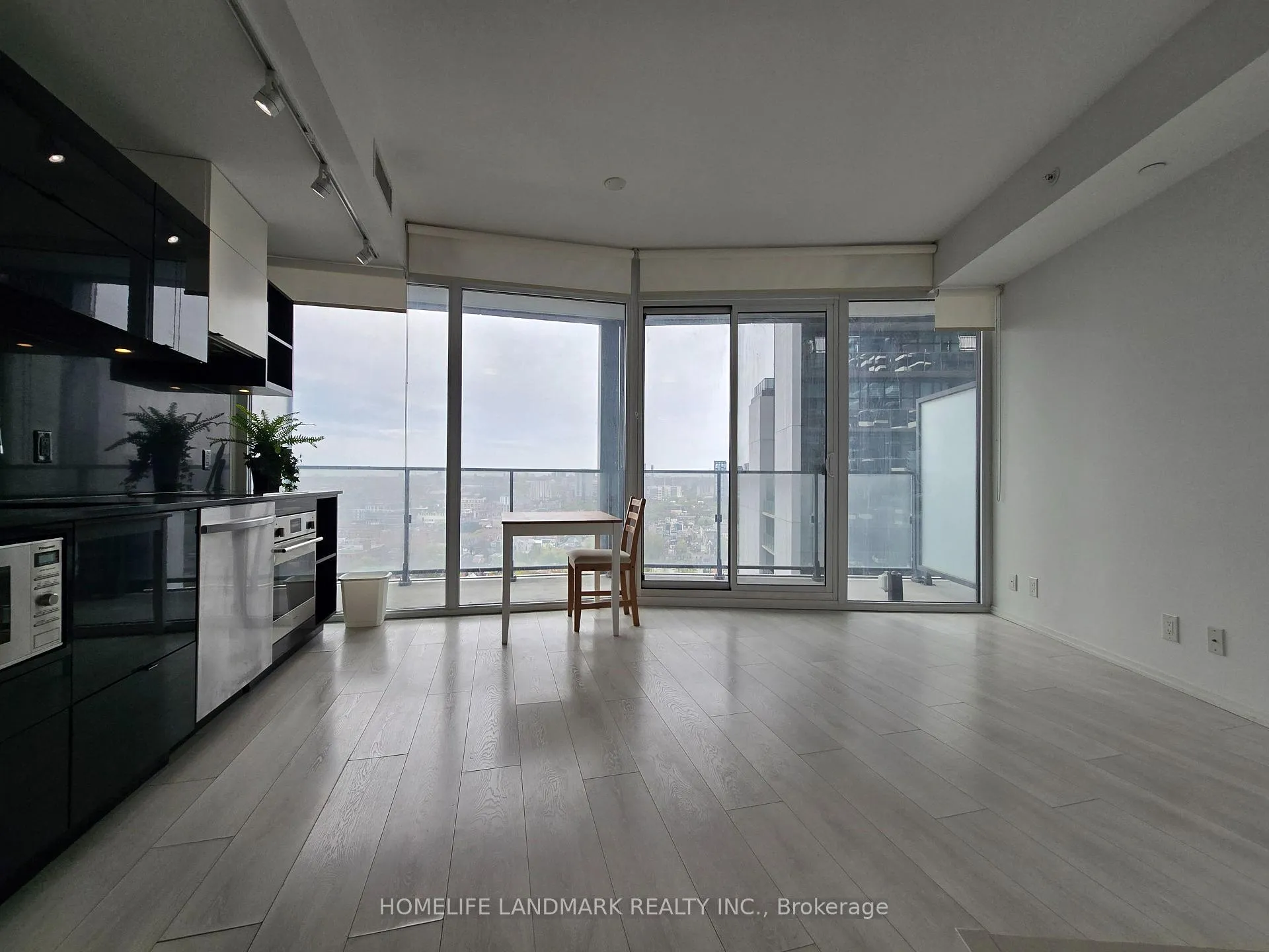 Photo 6 of Unit 2205, 125 Peter Street, Toronto, Waterfront Communities — HOMEH