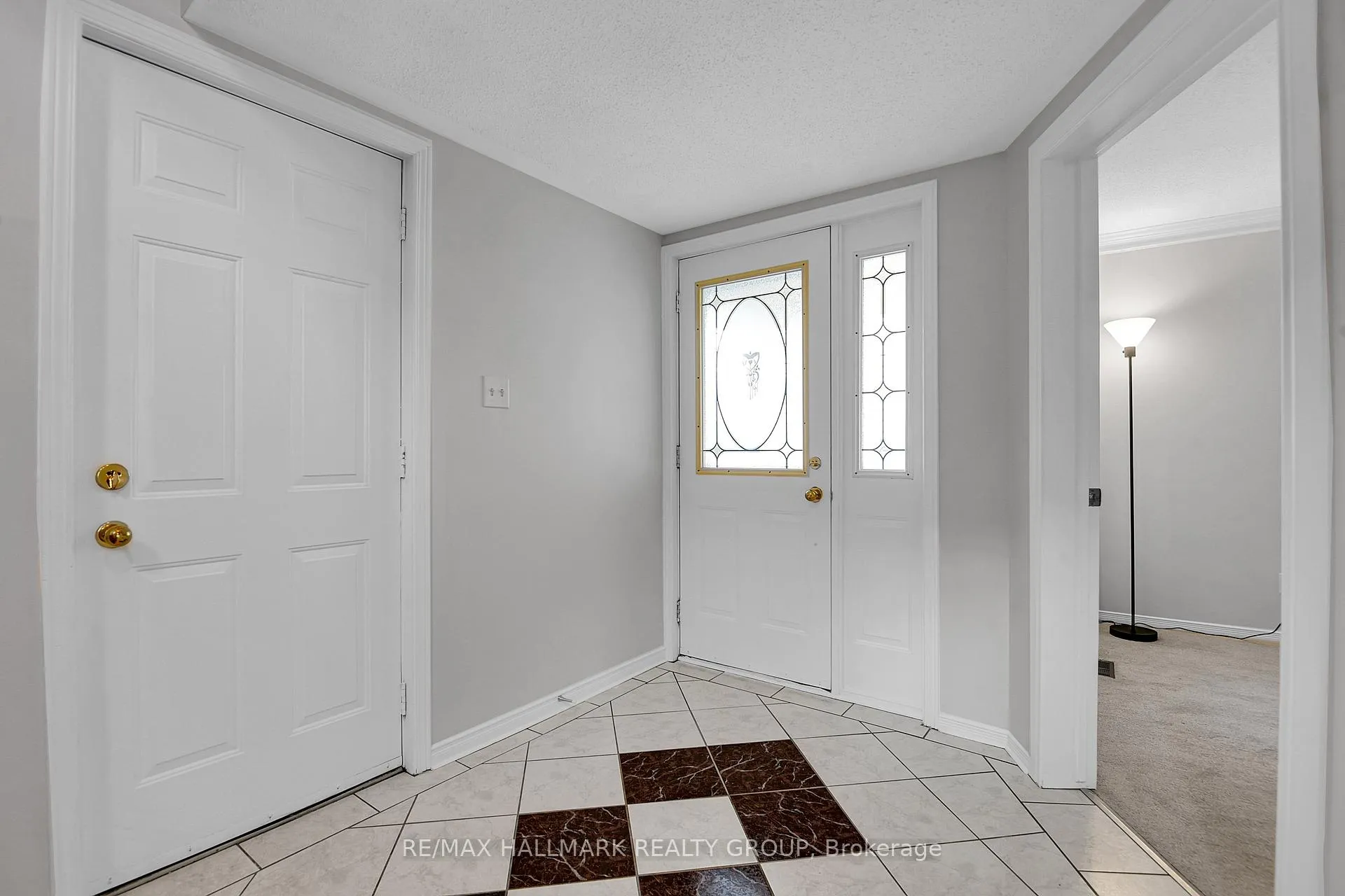Photo 3 of 6602 Windsong Avenue, Ottawa, Orleans/Sunridge — HOMEH