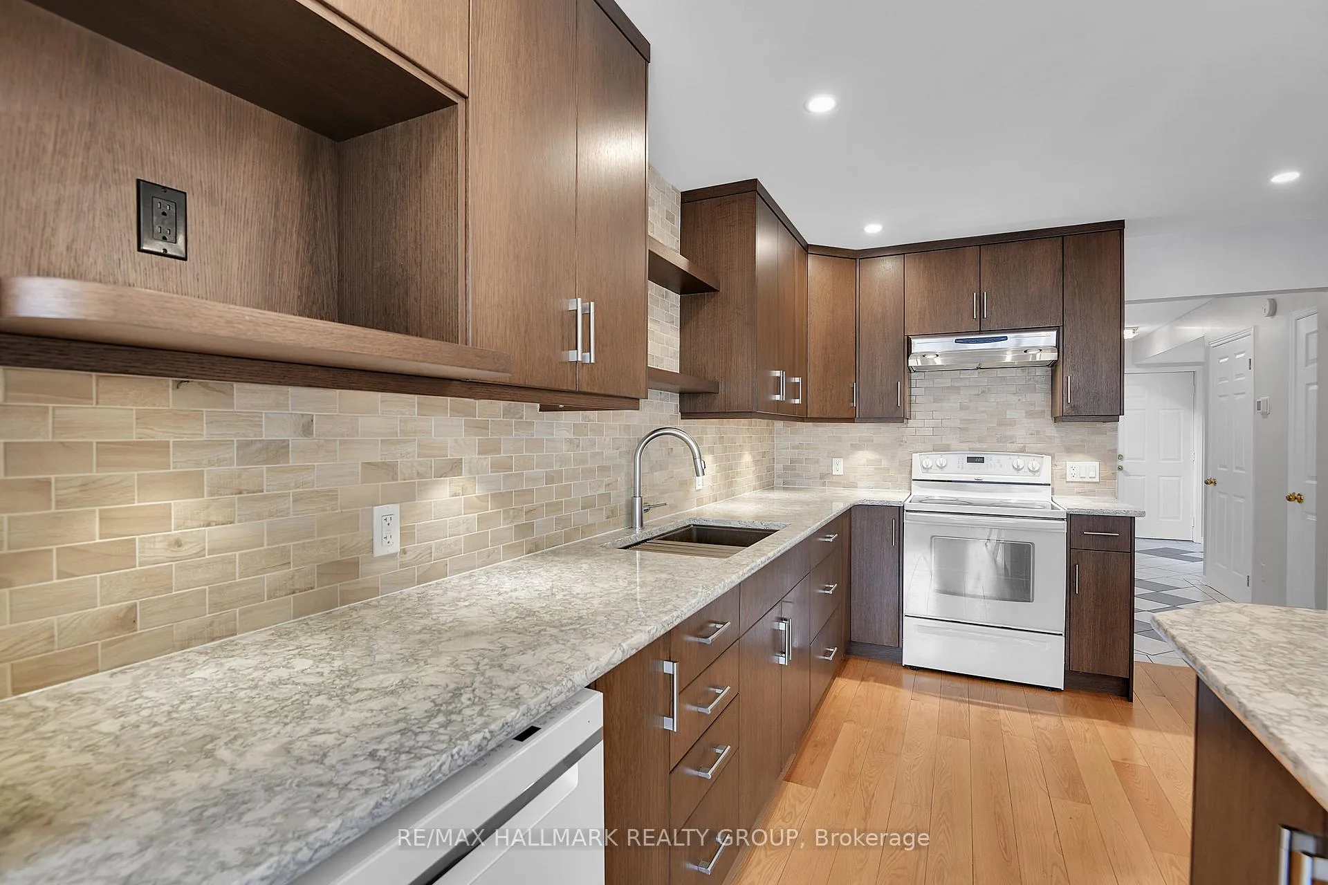 Photo 16 of 6602 Windsong Avenue, Ottawa, Orleans/Sunridge — HOMEH