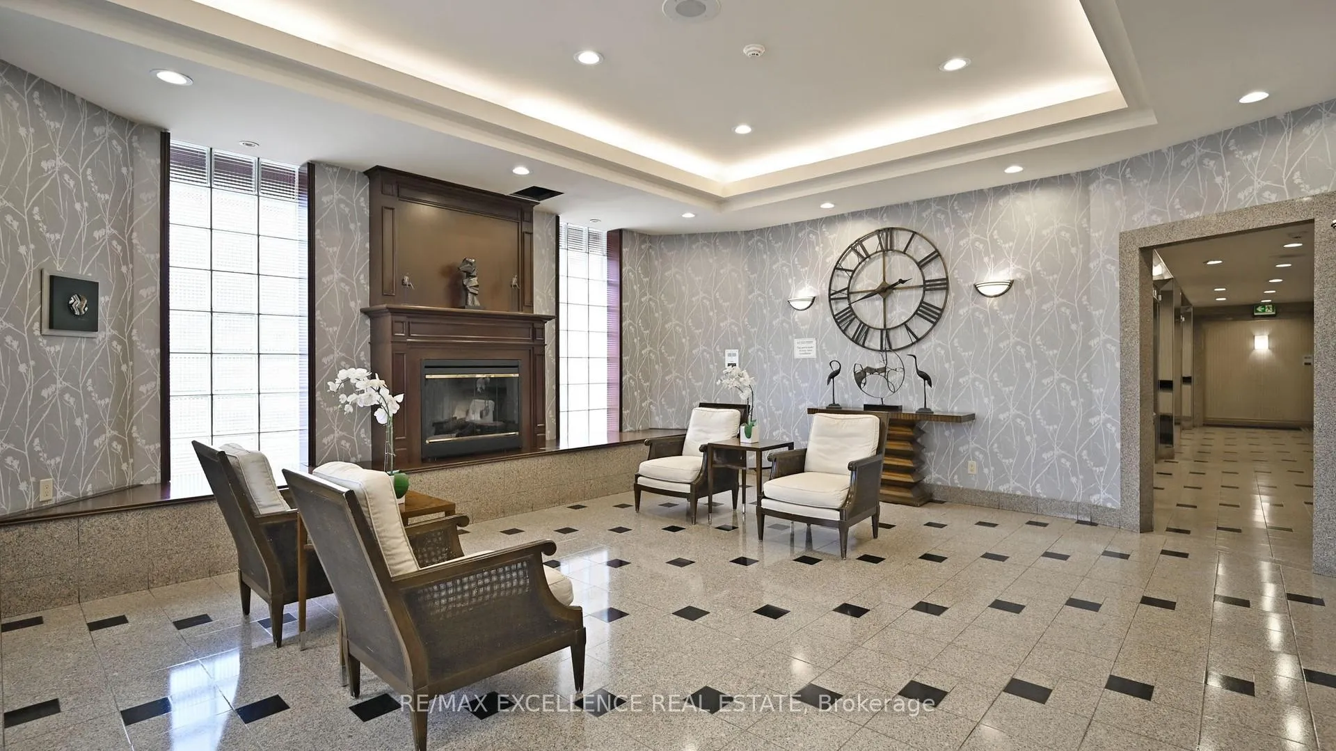 Photo 4 of Unit 1504, 3605 Kariya Drive, Mississauga, City Centre — HOMEH