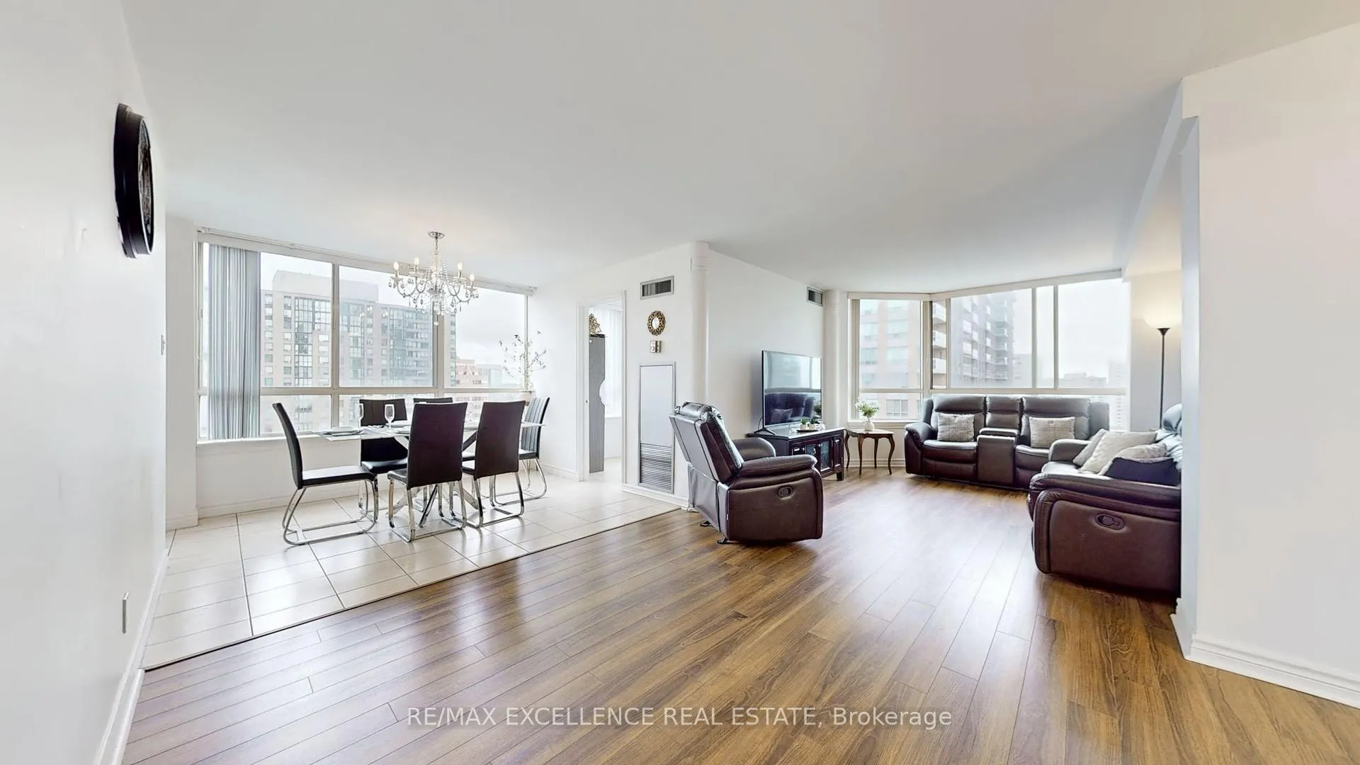 Photo 5 of Unit 1504, 3605 Kariya Drive, Mississauga, City Centre — HOMEH