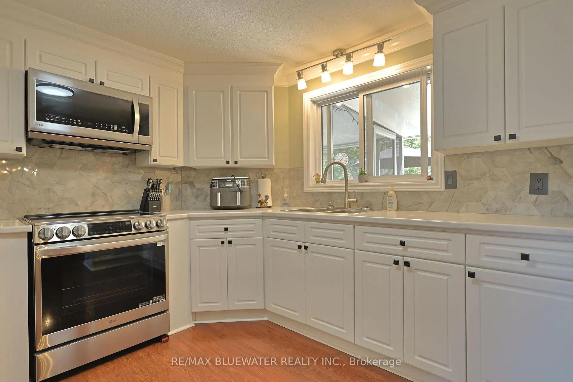Photo 18 of 350 Shannon Boulevard, South Huron, Stephen — HOMEH