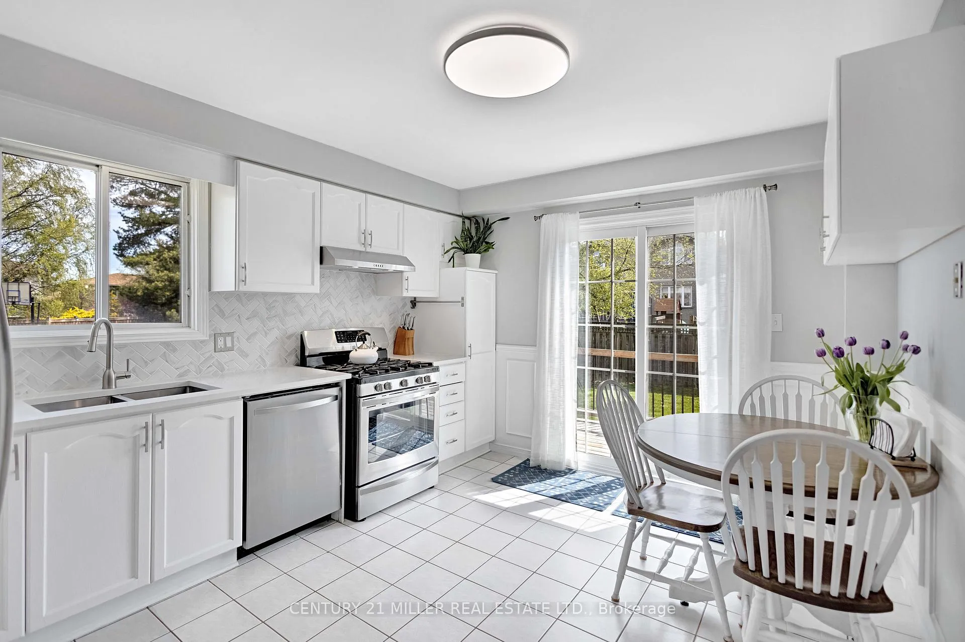 Photo 13 of 51 Cartier Crescent, Hamilton, Butler — HOMEH