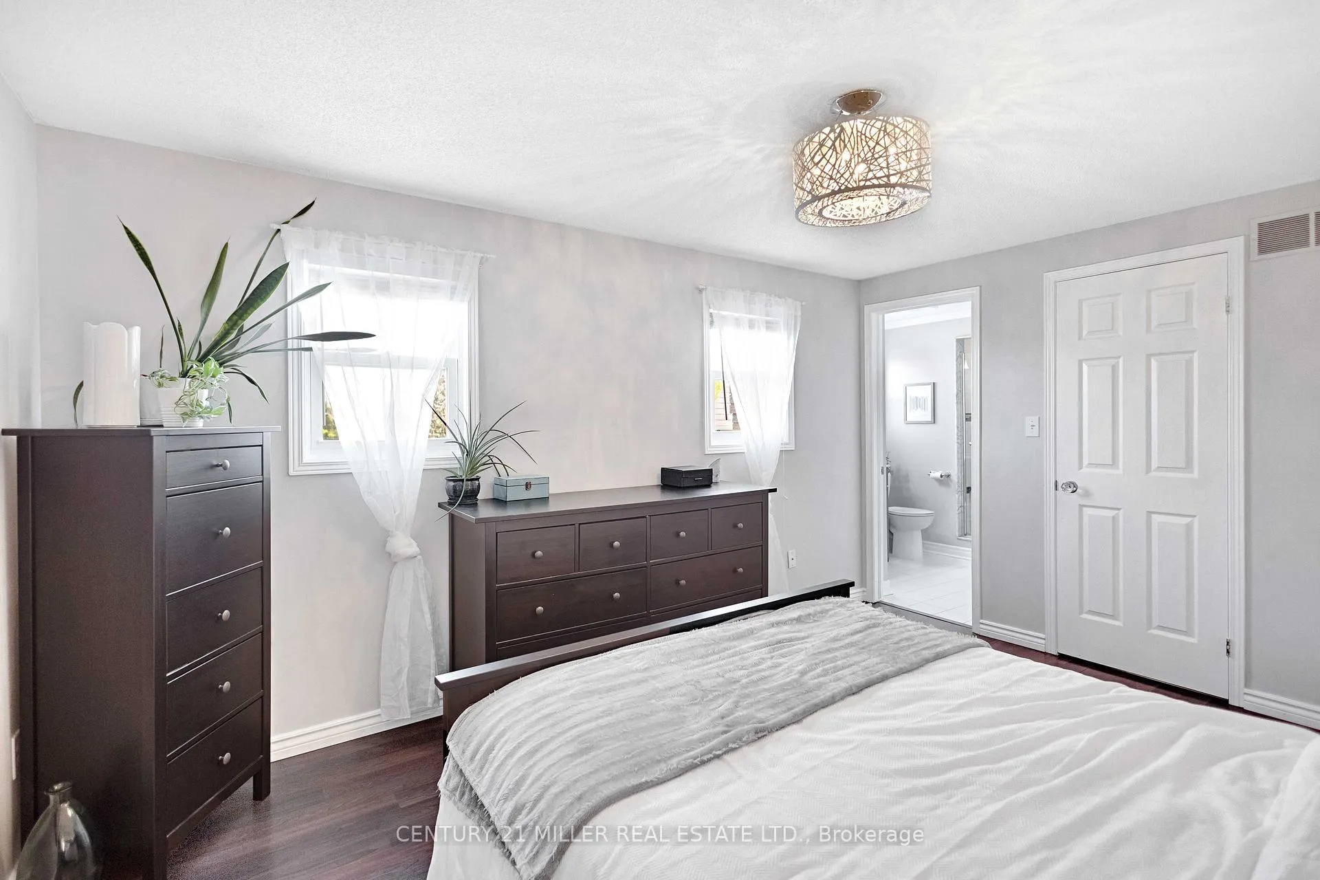 Photo 17 of 51 Cartier Crescent, Hamilton, Butler — HOMEH