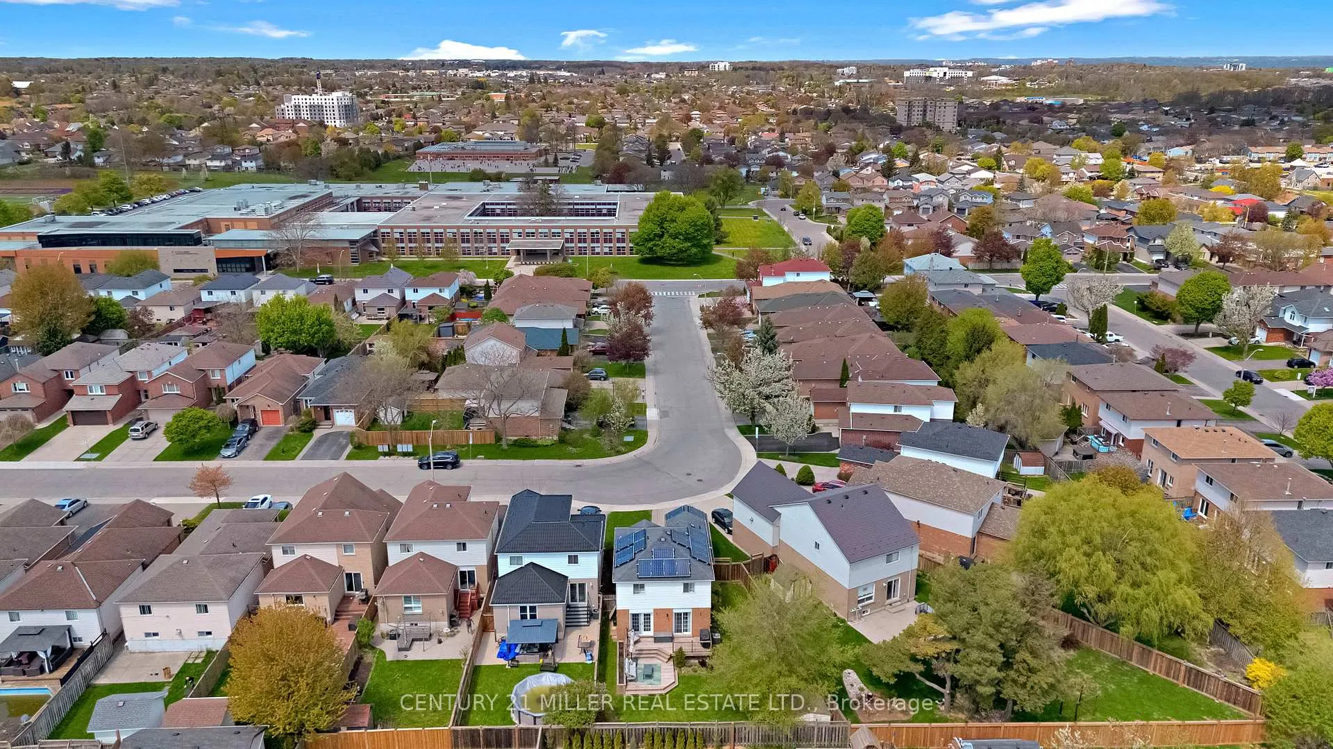 Photo 32 of 51 Cartier Crescent, Hamilton, Butler — HOMEH