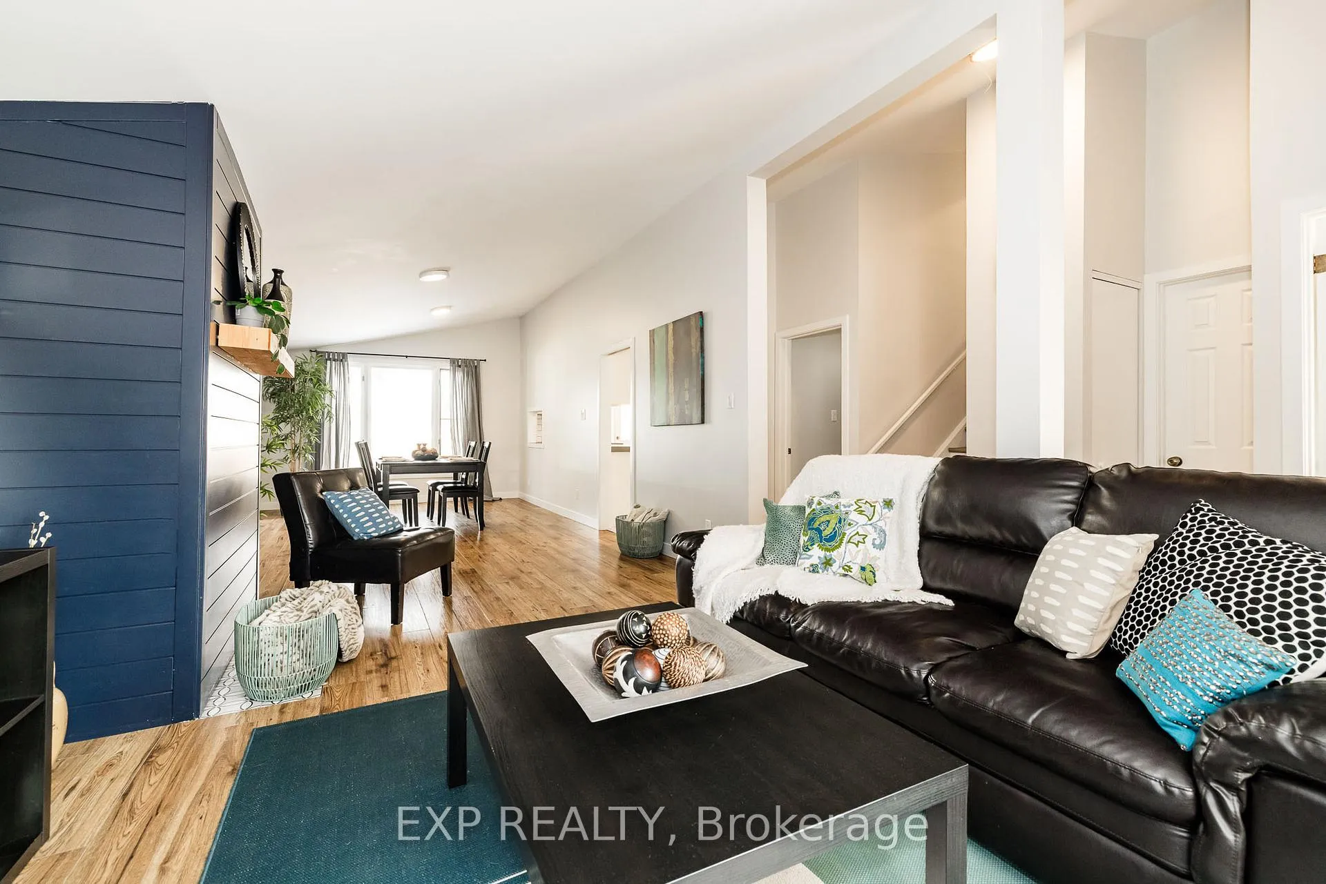 Photo 4 of 2196 Plesser Street, Ottawa, Elmvale Acres/Urbandale — HOMEH