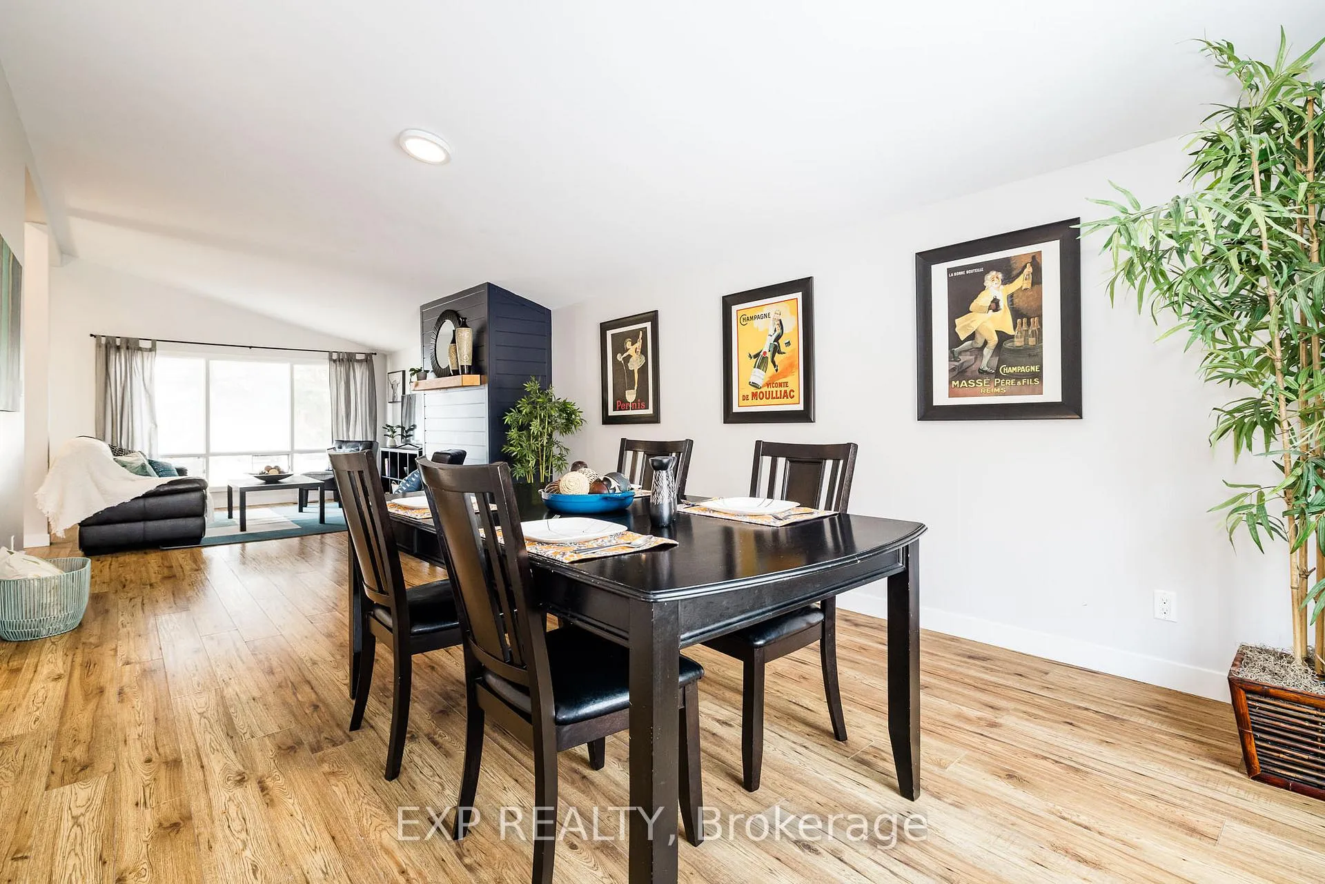 Photo 8 of 2196 Plesser Street, Ottawa, Elmvale Acres/Urbandale — HOMEH