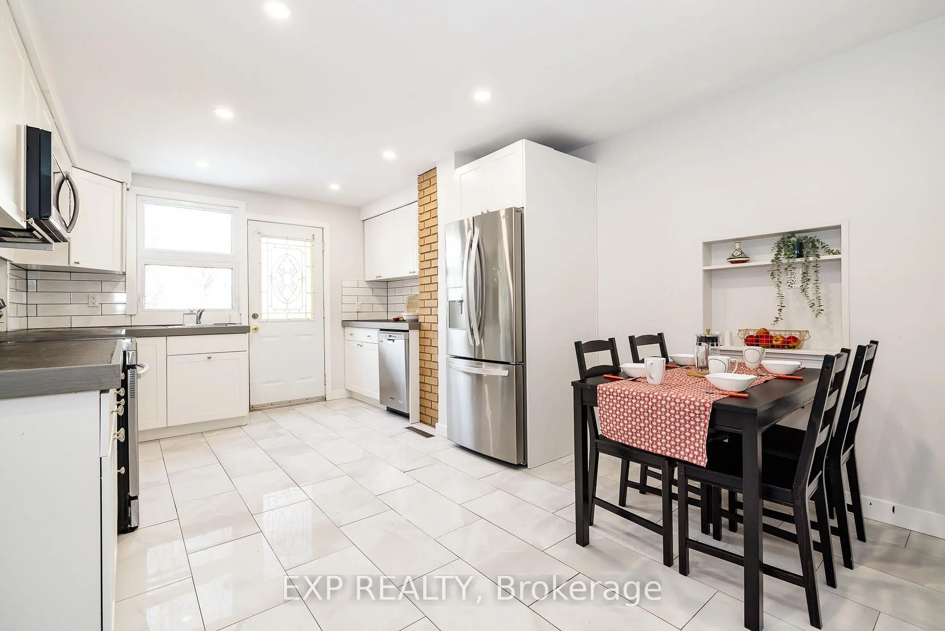 Photo 10 of 2196 Plesser Street, Ottawa, Elmvale Acres/Urbandale — HOMEH