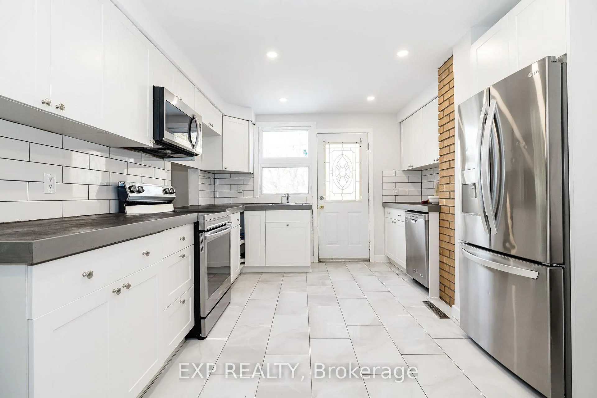 Photo 11 of 2196 Plesser Street, Ottawa, Elmvale Acres/Urbandale — HOMEH