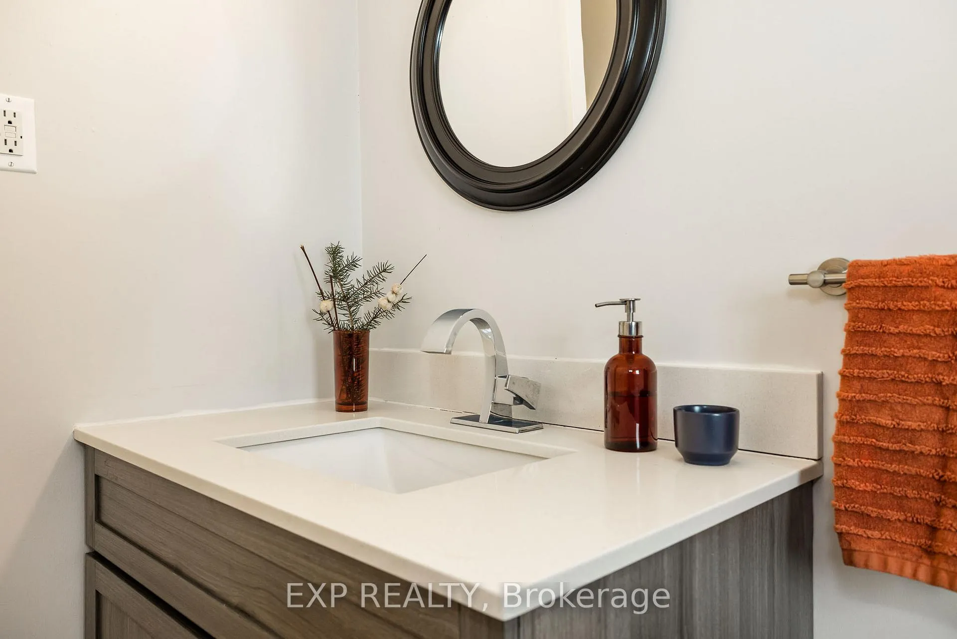 Photo 18 of 2196 Plesser Street, Ottawa, Elmvale Acres/Urbandale — HOMEH