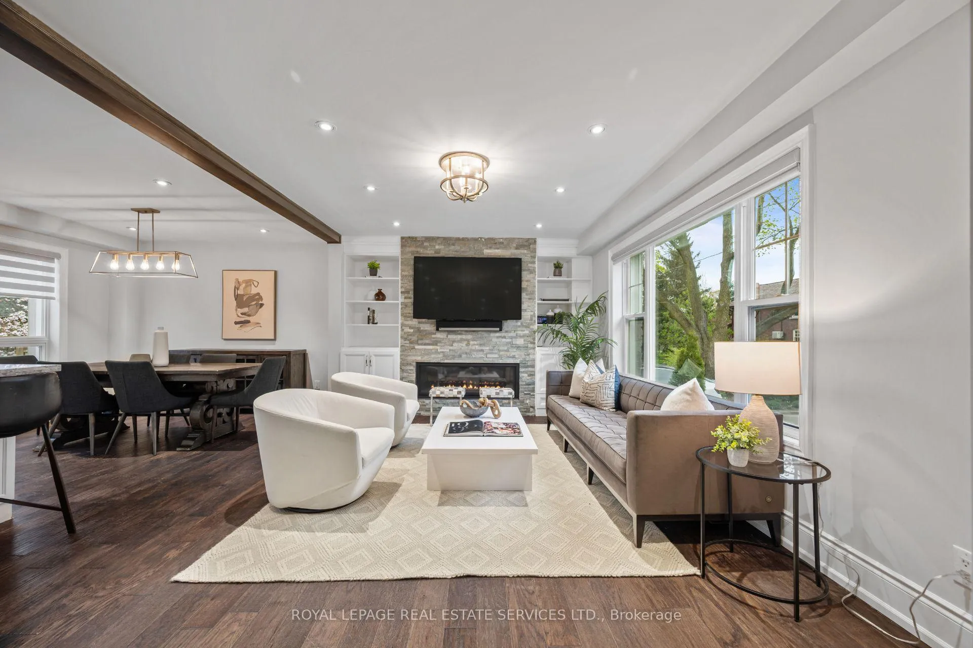 Photo 2 of 10 Glenellen Drive W, Etobicoke, Stonegate-Queensway — HOMEH