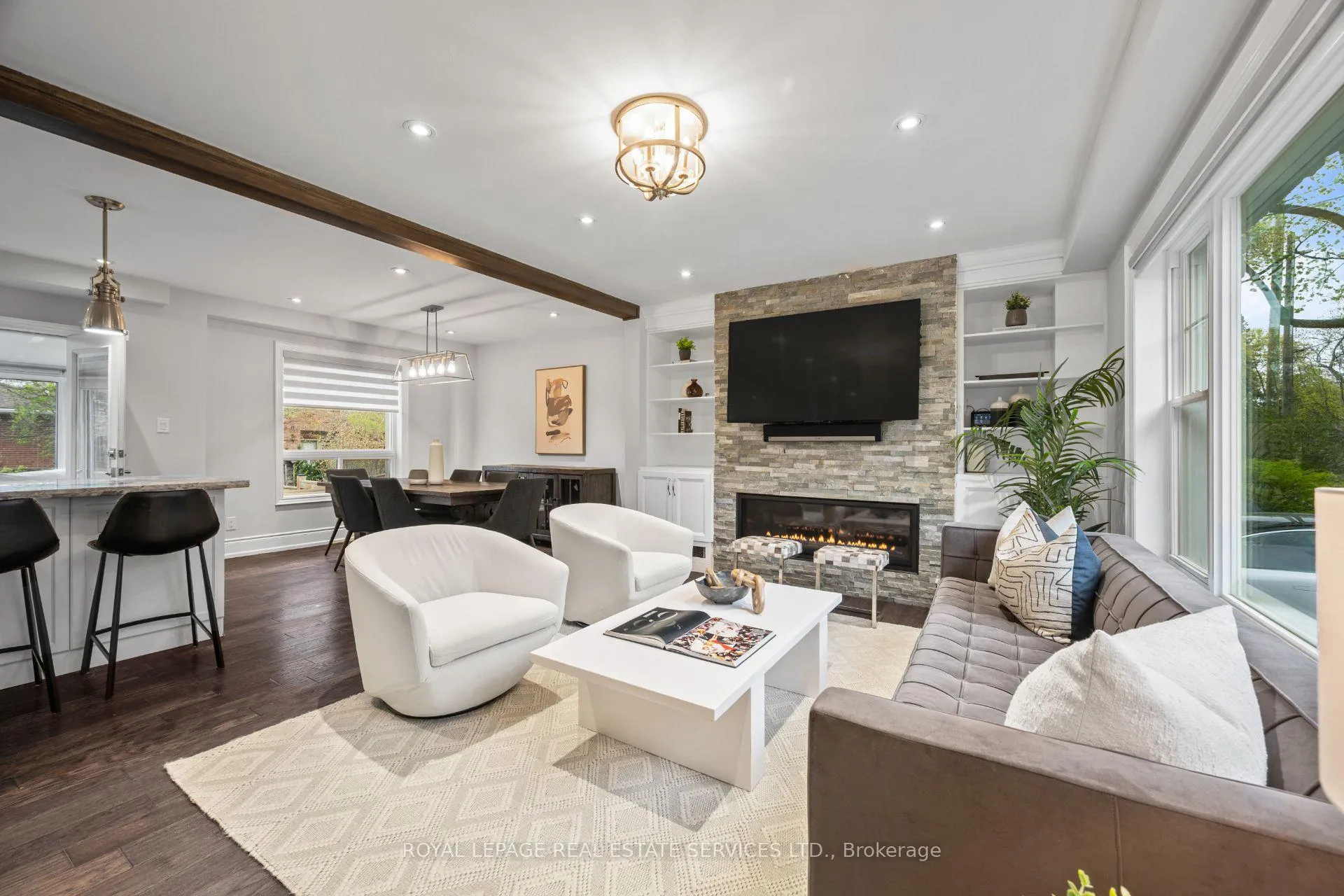 Photo 3 of 10 Glenellen Drive W, Etobicoke, Stonegate-Queensway — HOMEH