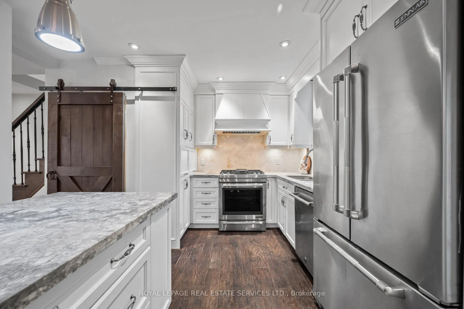 Photo 8 of 10 Glenellen Drive W, Etobicoke, Stonegate-Queensway — HOMEH