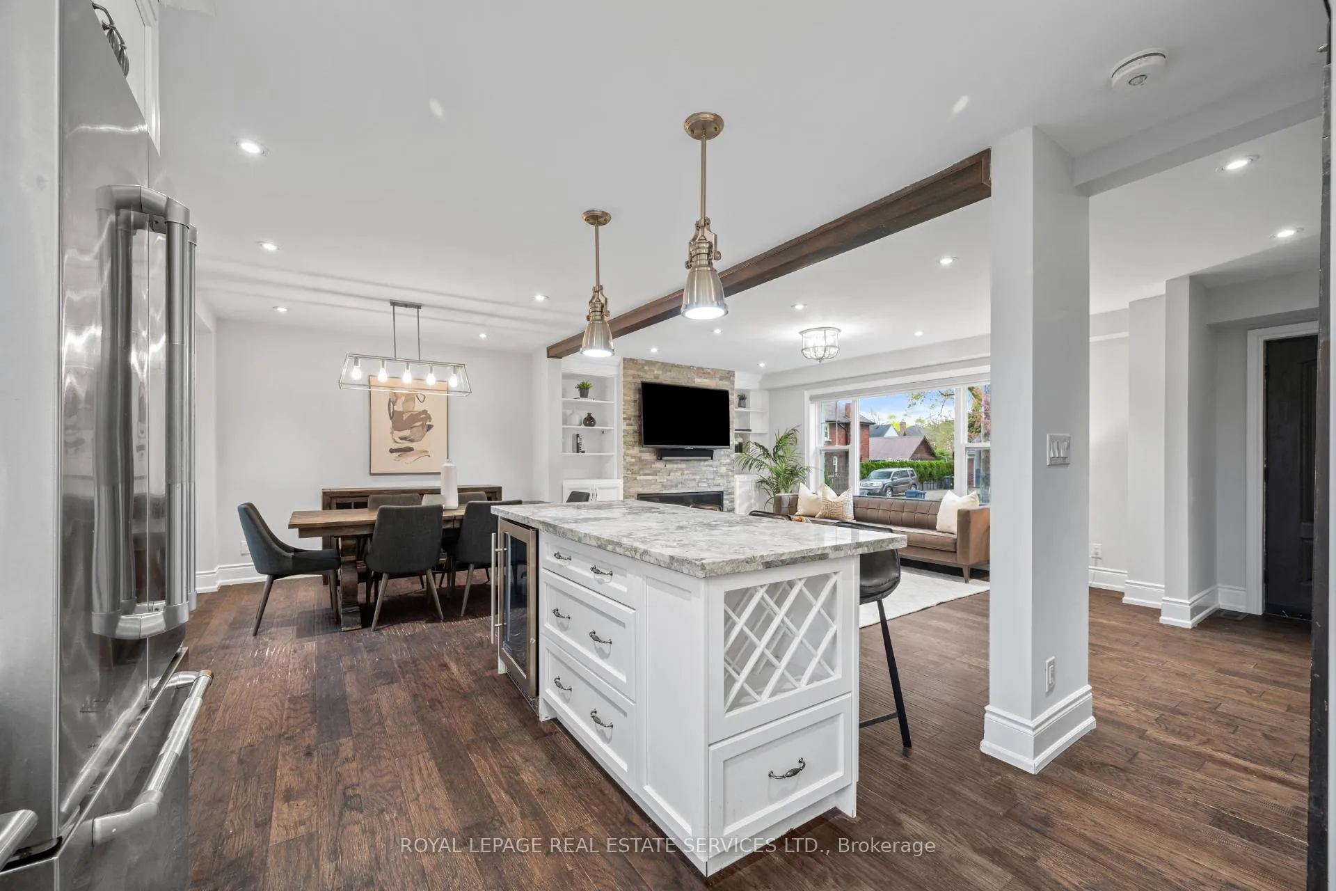 Photo 9 of 10 Glenellen Drive W, Etobicoke, Stonegate-Queensway — HOMEH