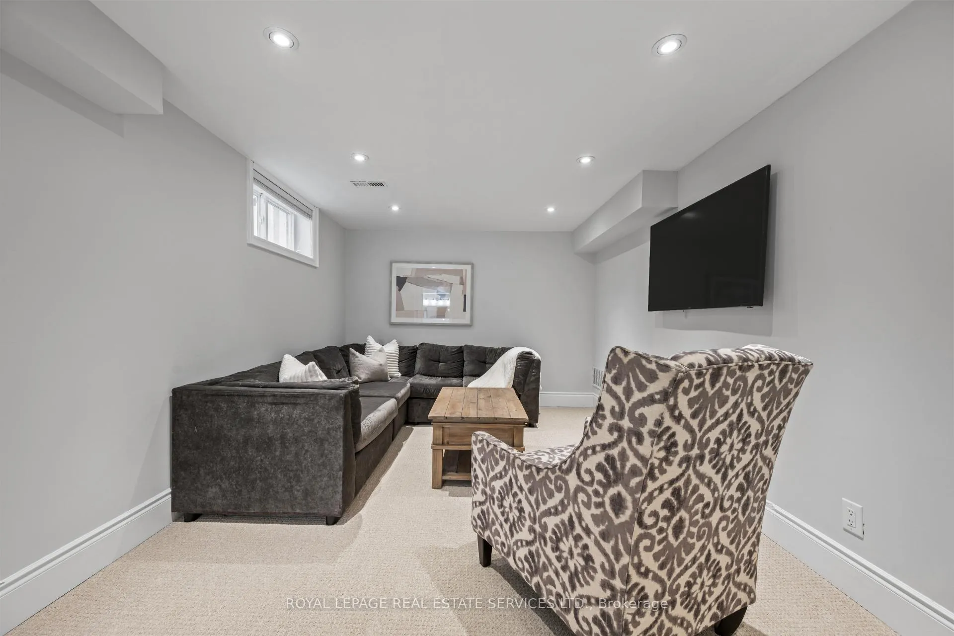 Photo 24 of 10 Glenellen Drive W, Etobicoke, Stonegate-Queensway — HOMEH